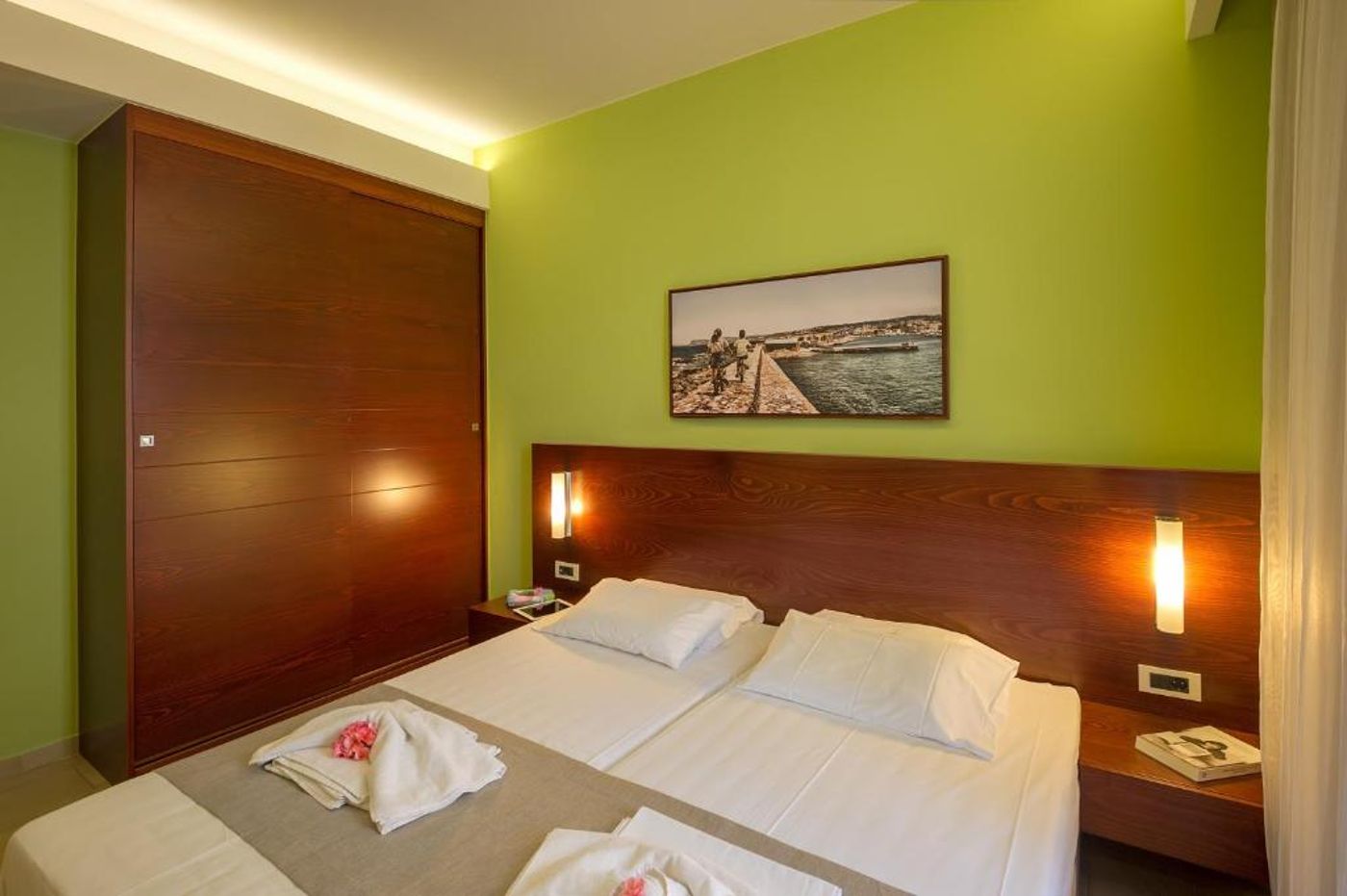 Oscar-Suites---Village-Room-23