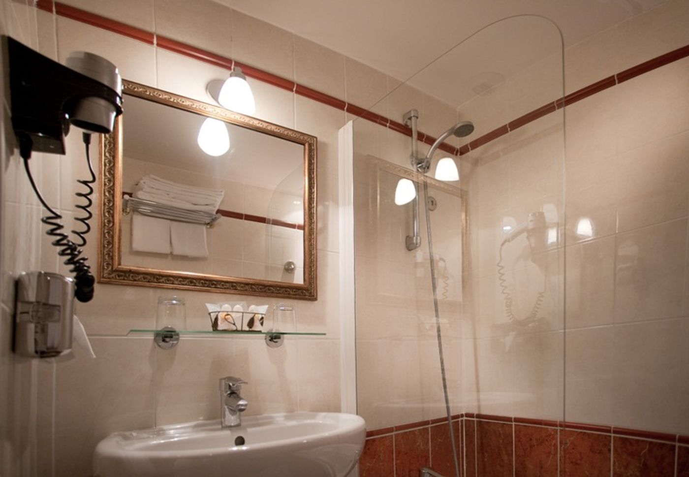 Magda-Champs-Elysees-Room-33