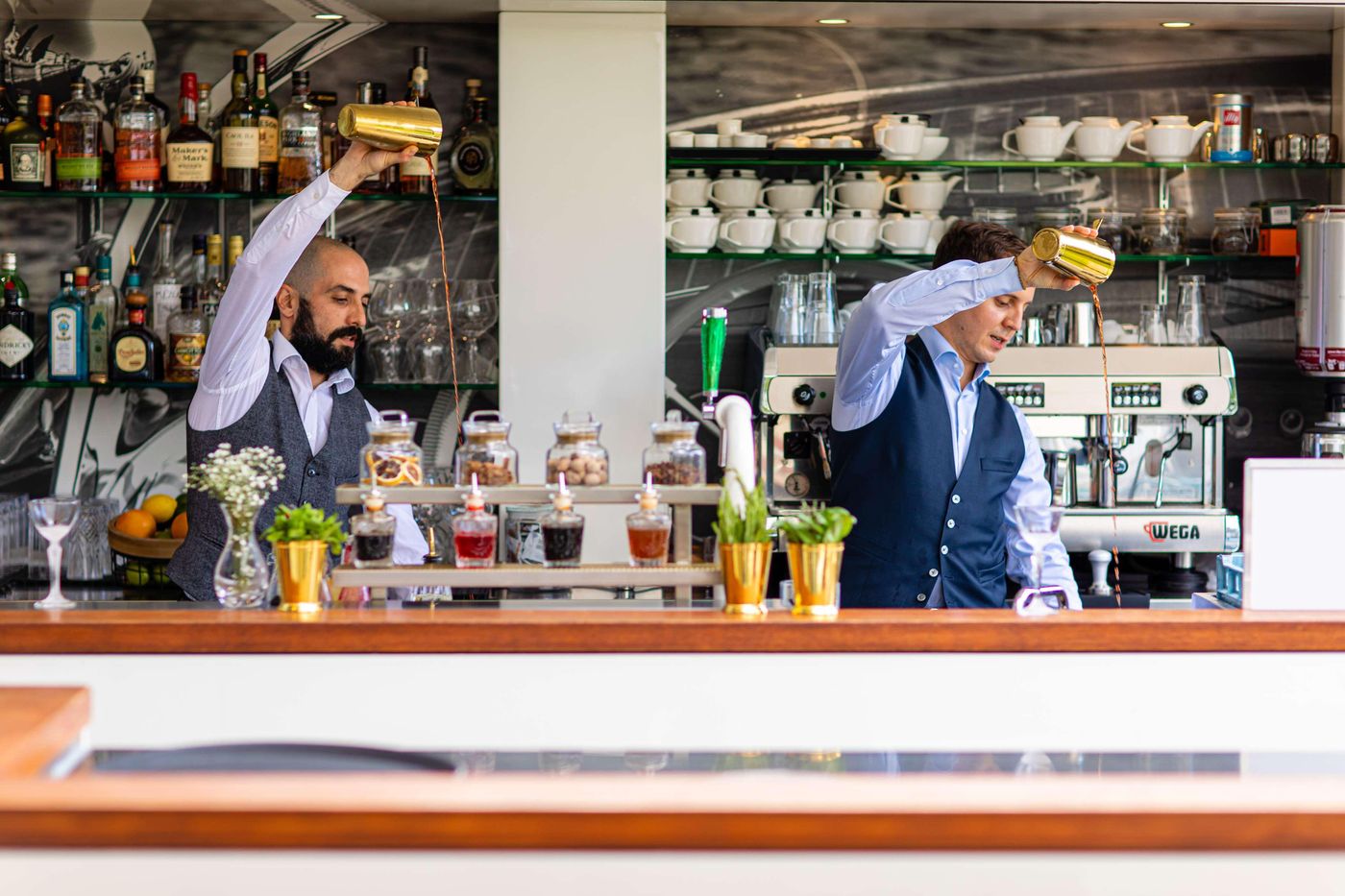 Hilton-Amsterdam-Bar-19