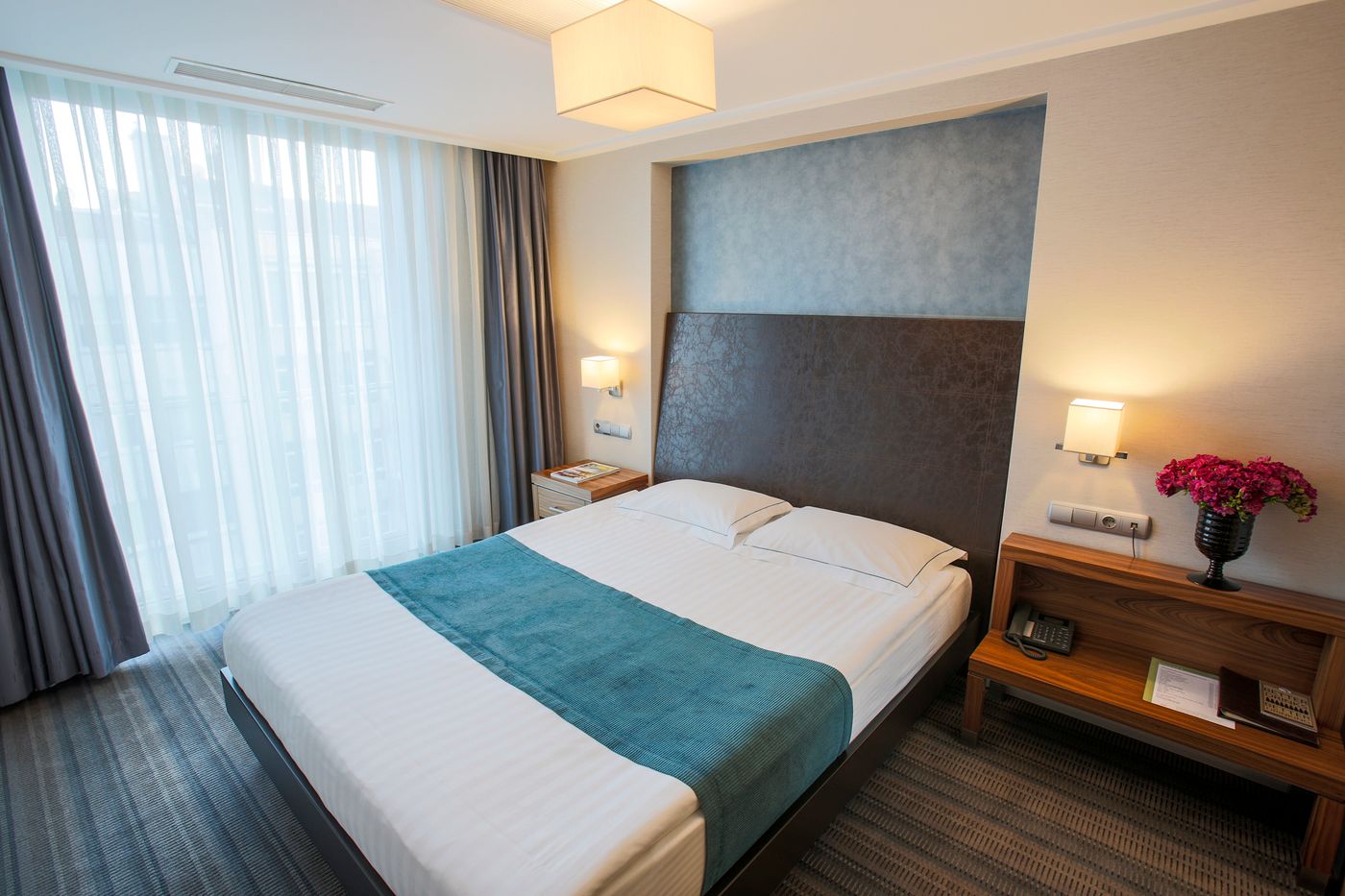 Housez-Suites-and-Apartments-Room-16