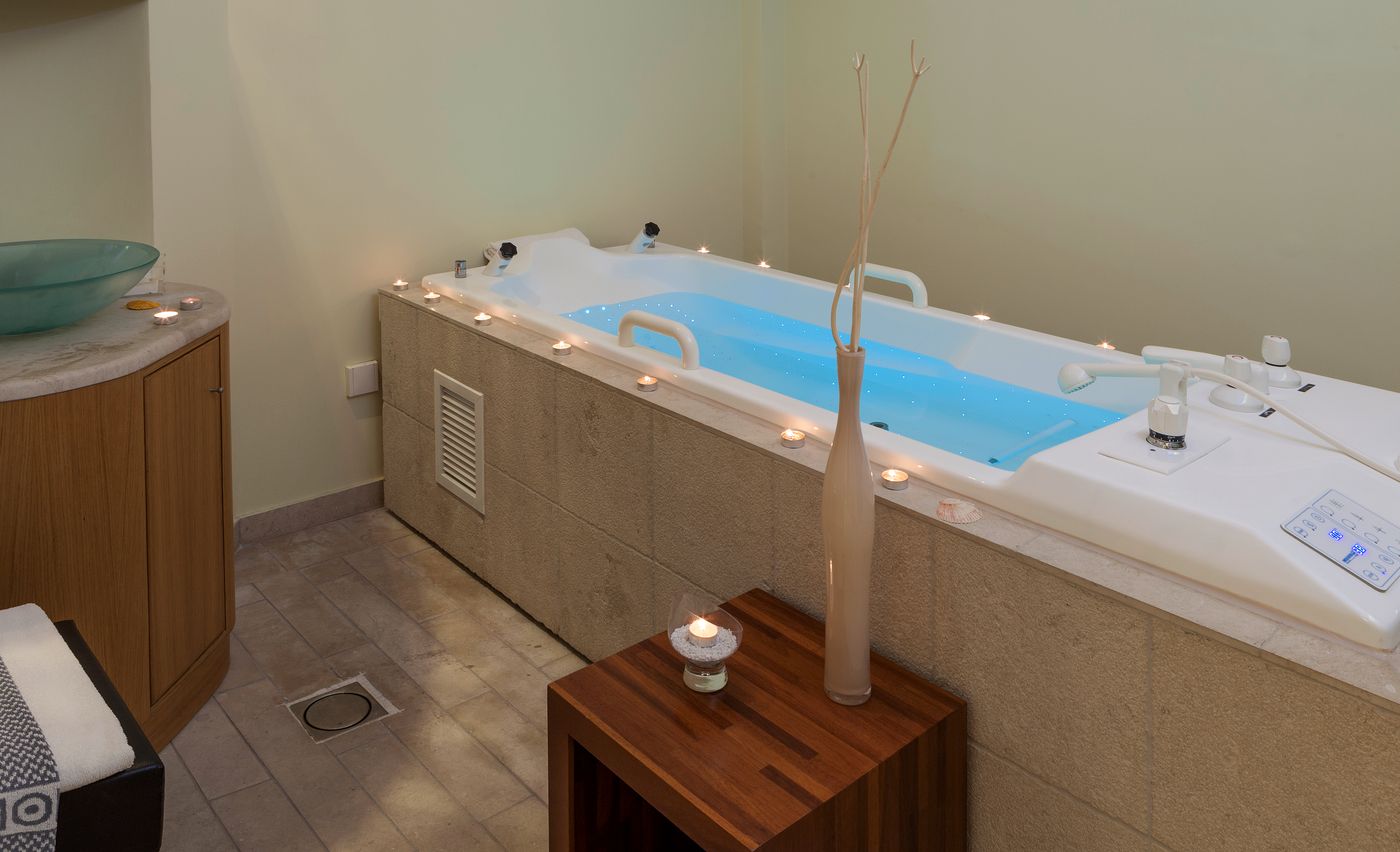 Neptune-Hotels---Resort--Convention-Centre---Spa-Sports-and-Entertainment-78