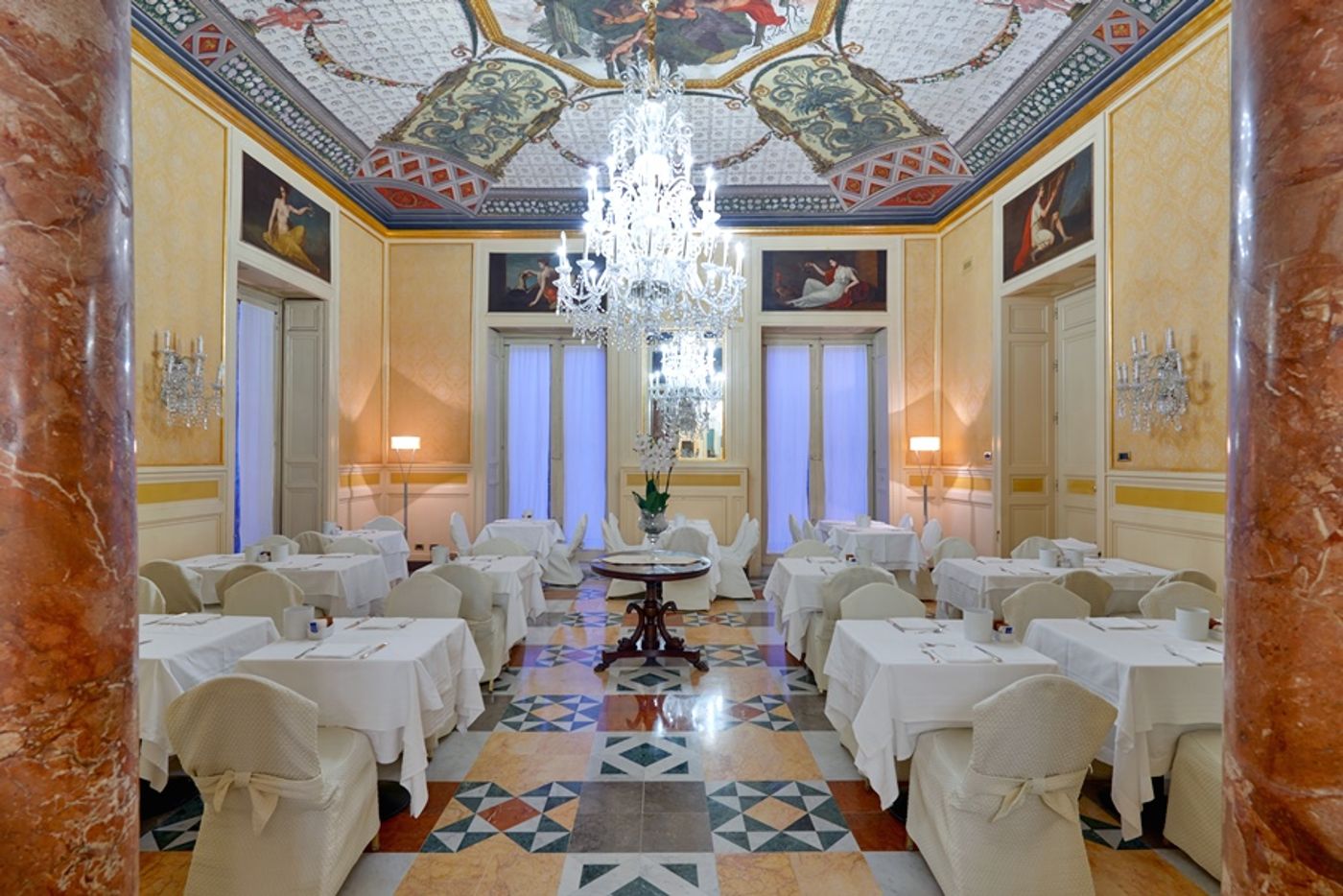 Eurostars-Centrale-Palace-General-view-40