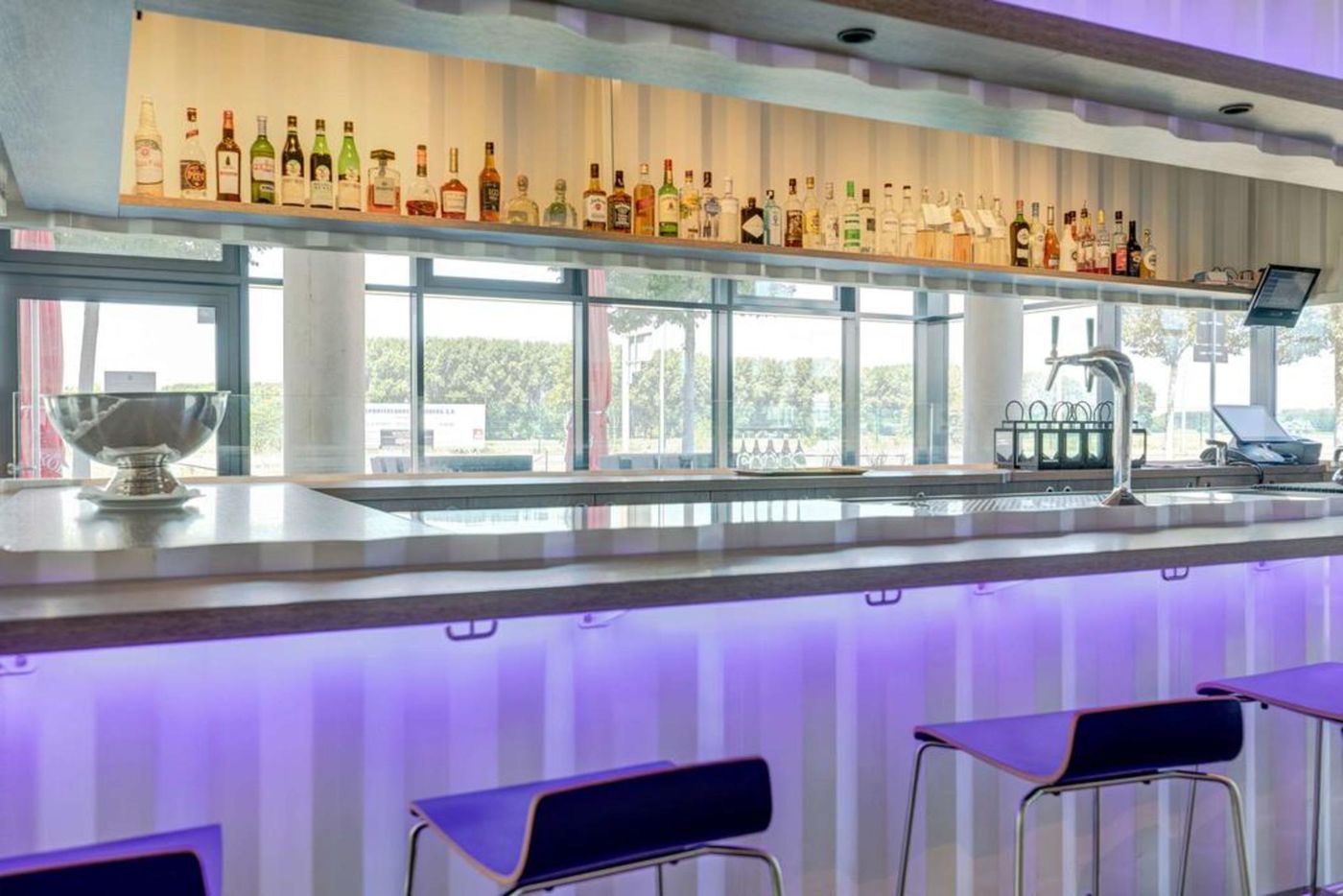 Hey-Lou-Hotel-Monheim-am-Rhein-Bar-14