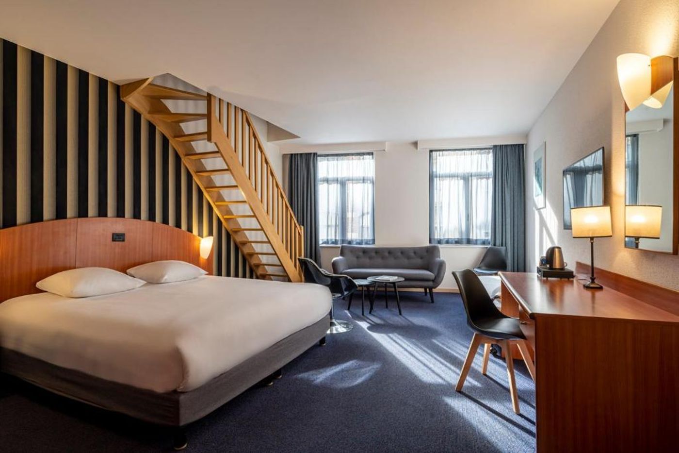 Aris-Grand-Place-Room-12