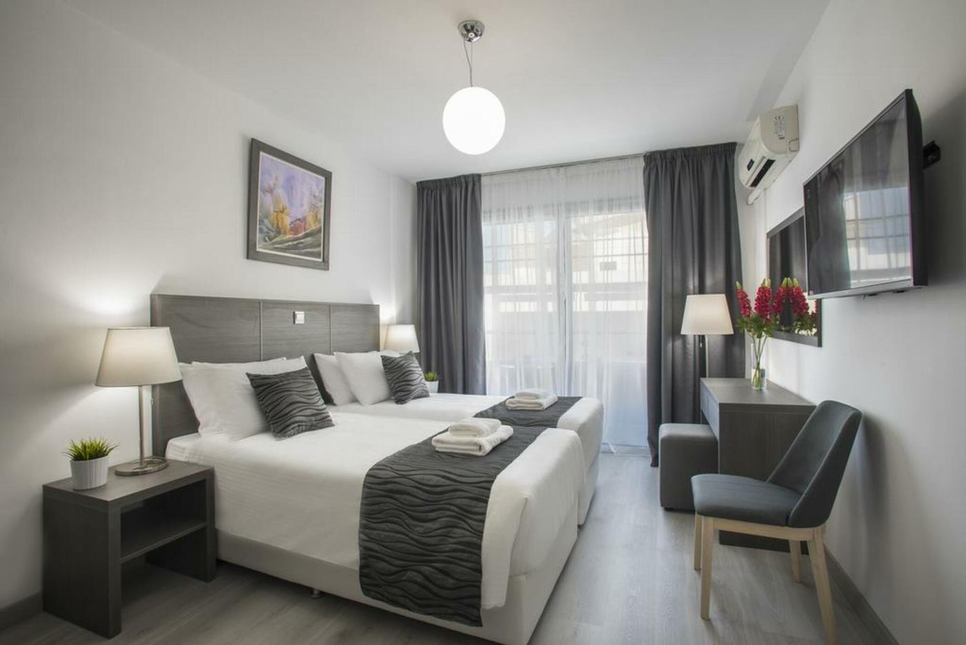 Blazer-Residence-Room-9