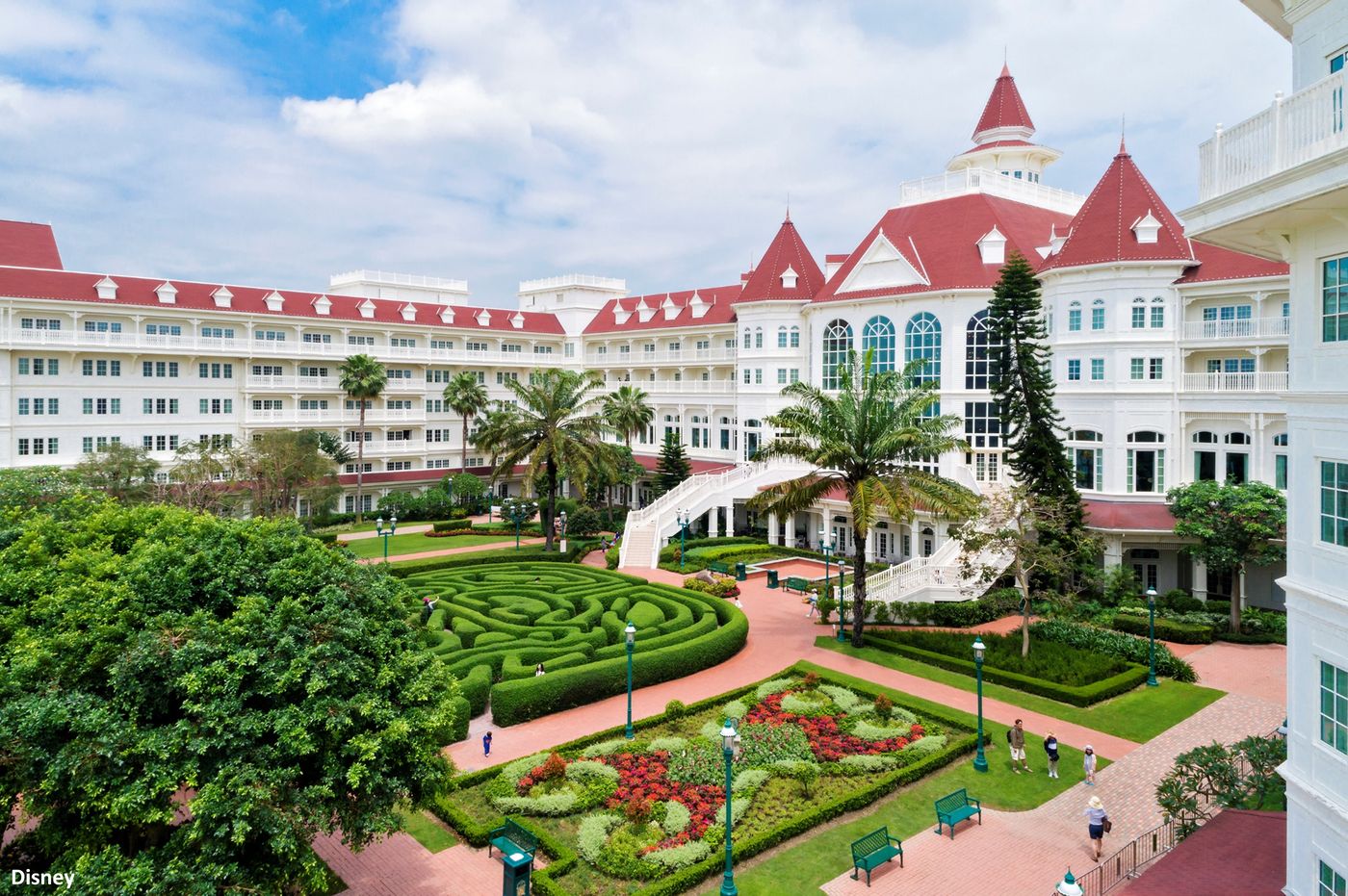 Hong-Kong-Disneyland-Hotel-General-view-1