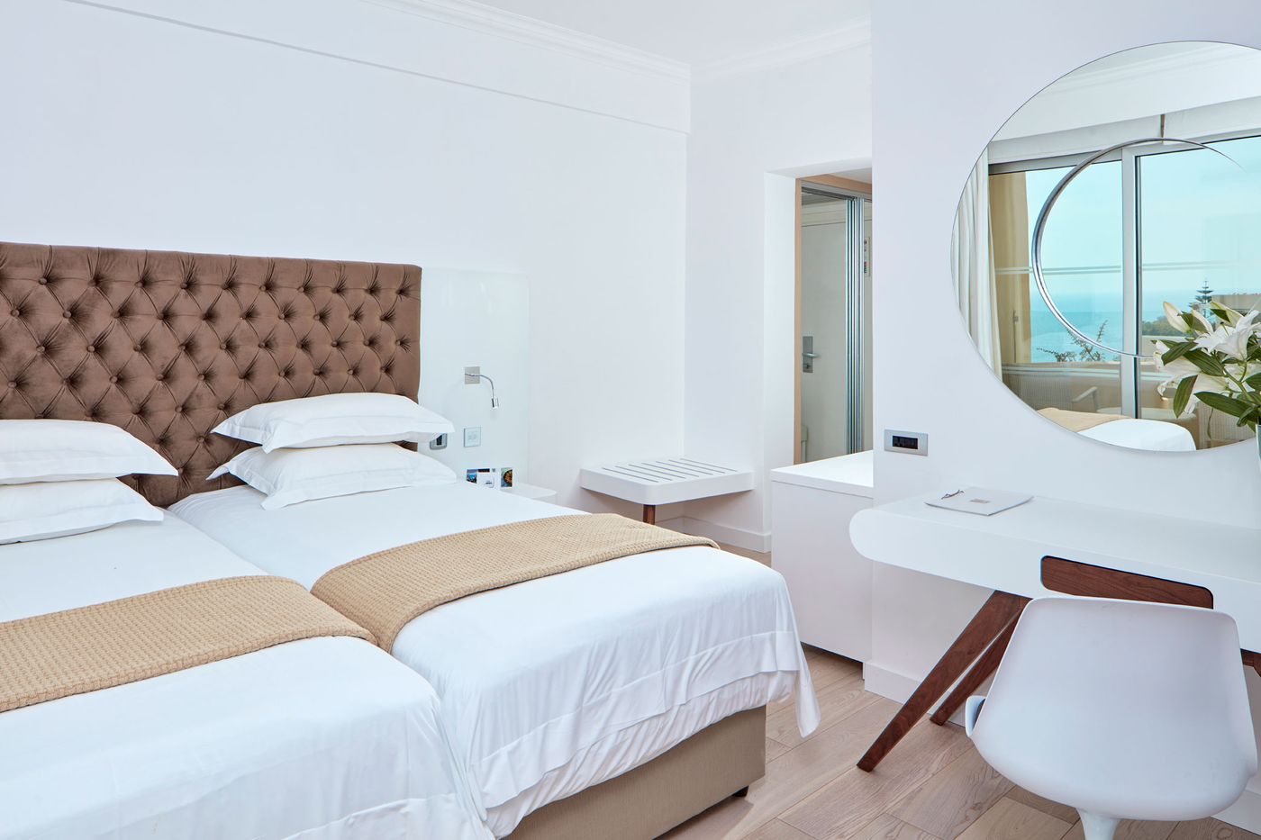Grecian-Park-Hotel-Room-26