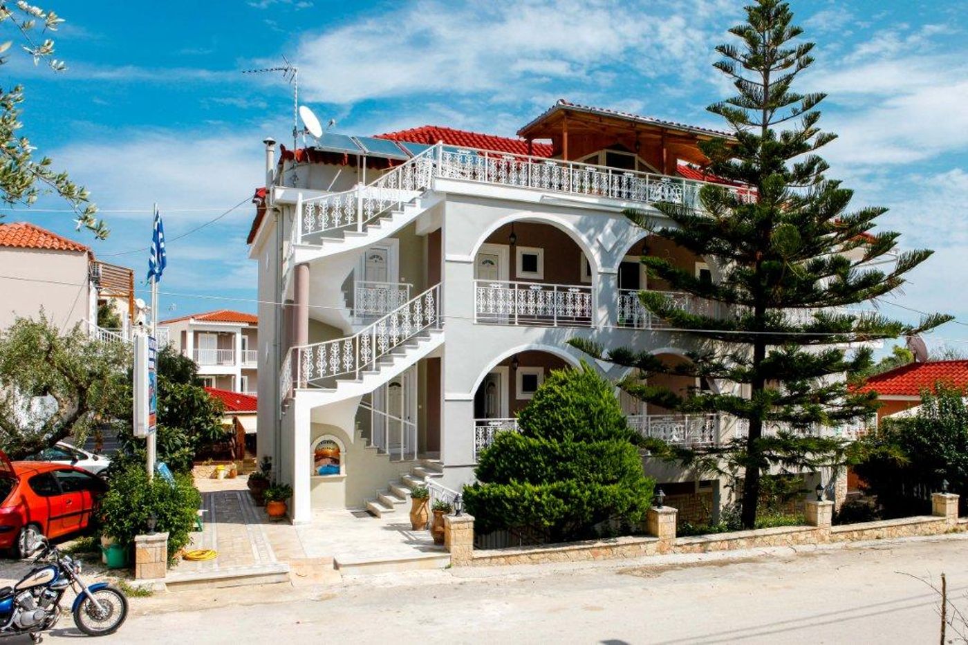 Amoudi Studios and Apartments