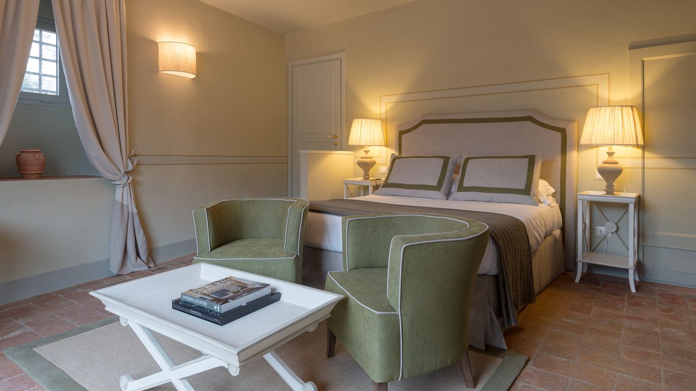 Relais-Villa-Olmo-Food-and-Wine-Resort-Room-15