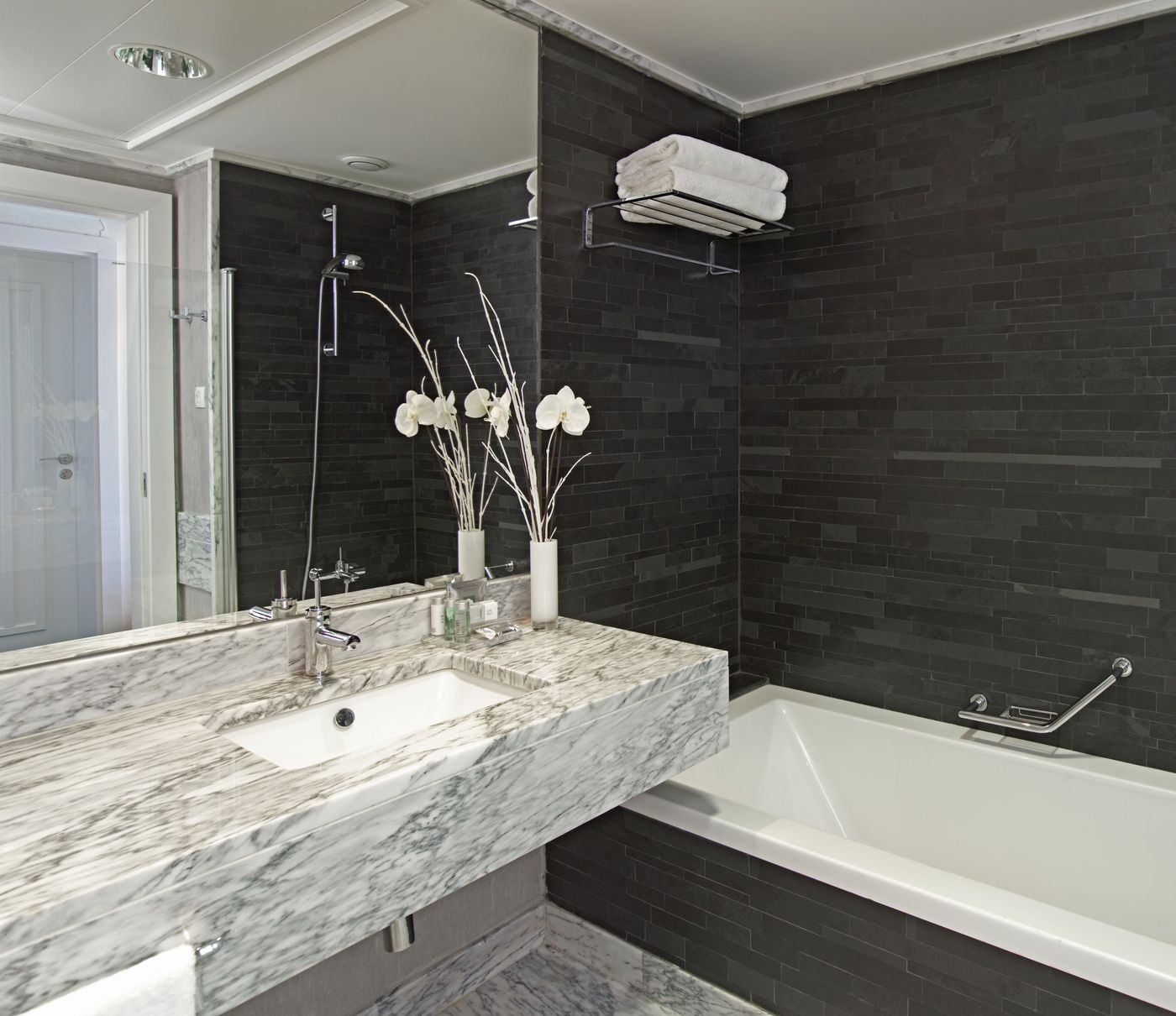 Real-Marina-Hotel-and-Spa-Room-36