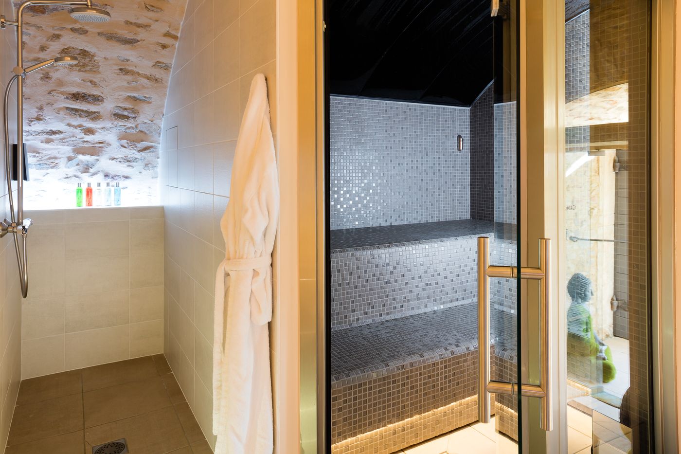 Contact Hotel Le Savigny & Spa - France - VILLEFRANCHE-SUR-SAONE - Sports and Entertainment - 1