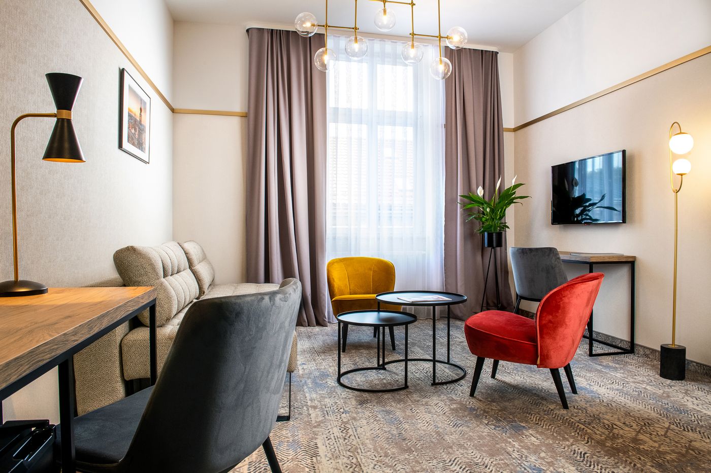 Mr67-Mayera-Rapaporta-Room-34