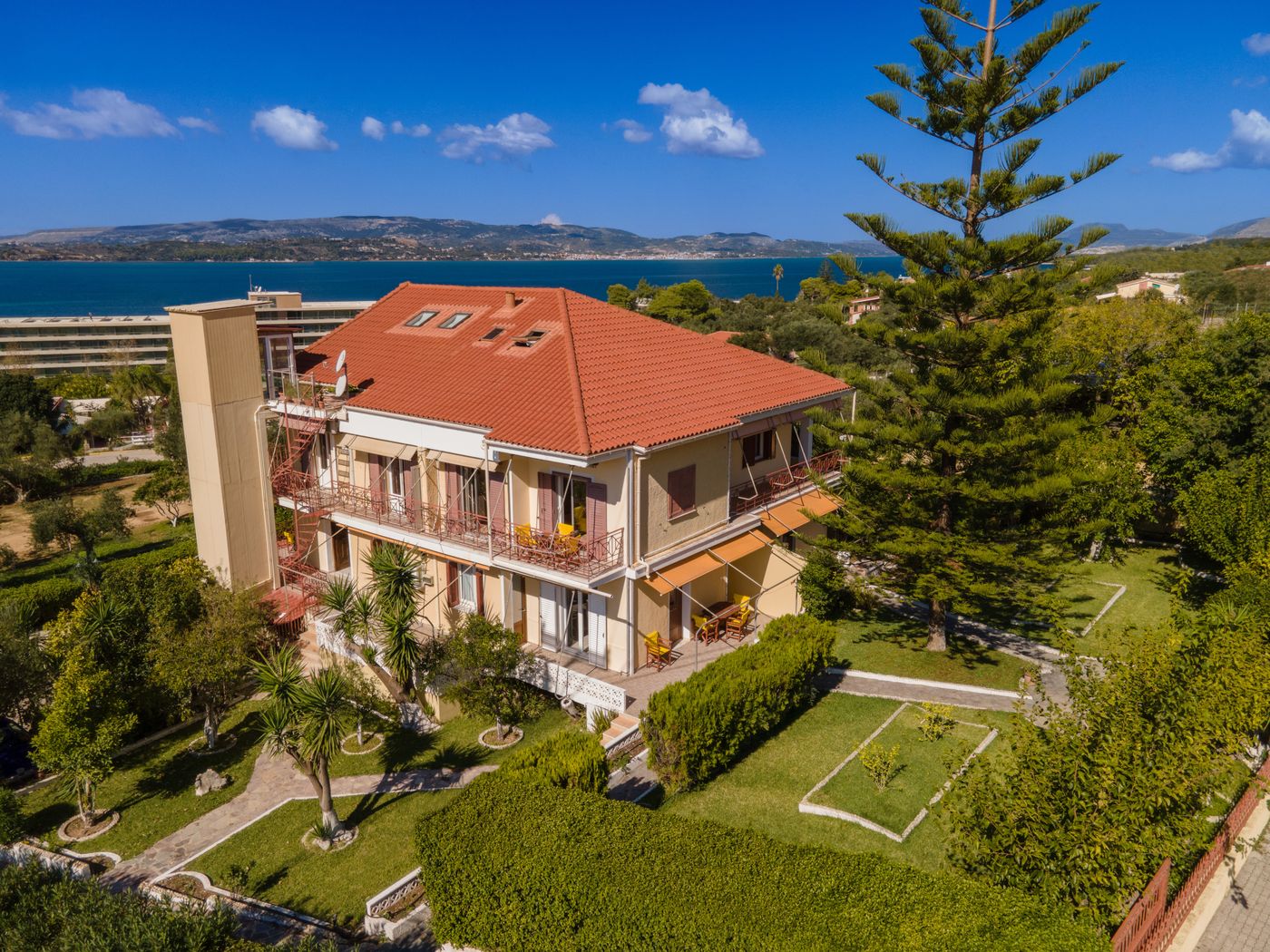 Lorenzo-Hotel---Apartments-General-view-42