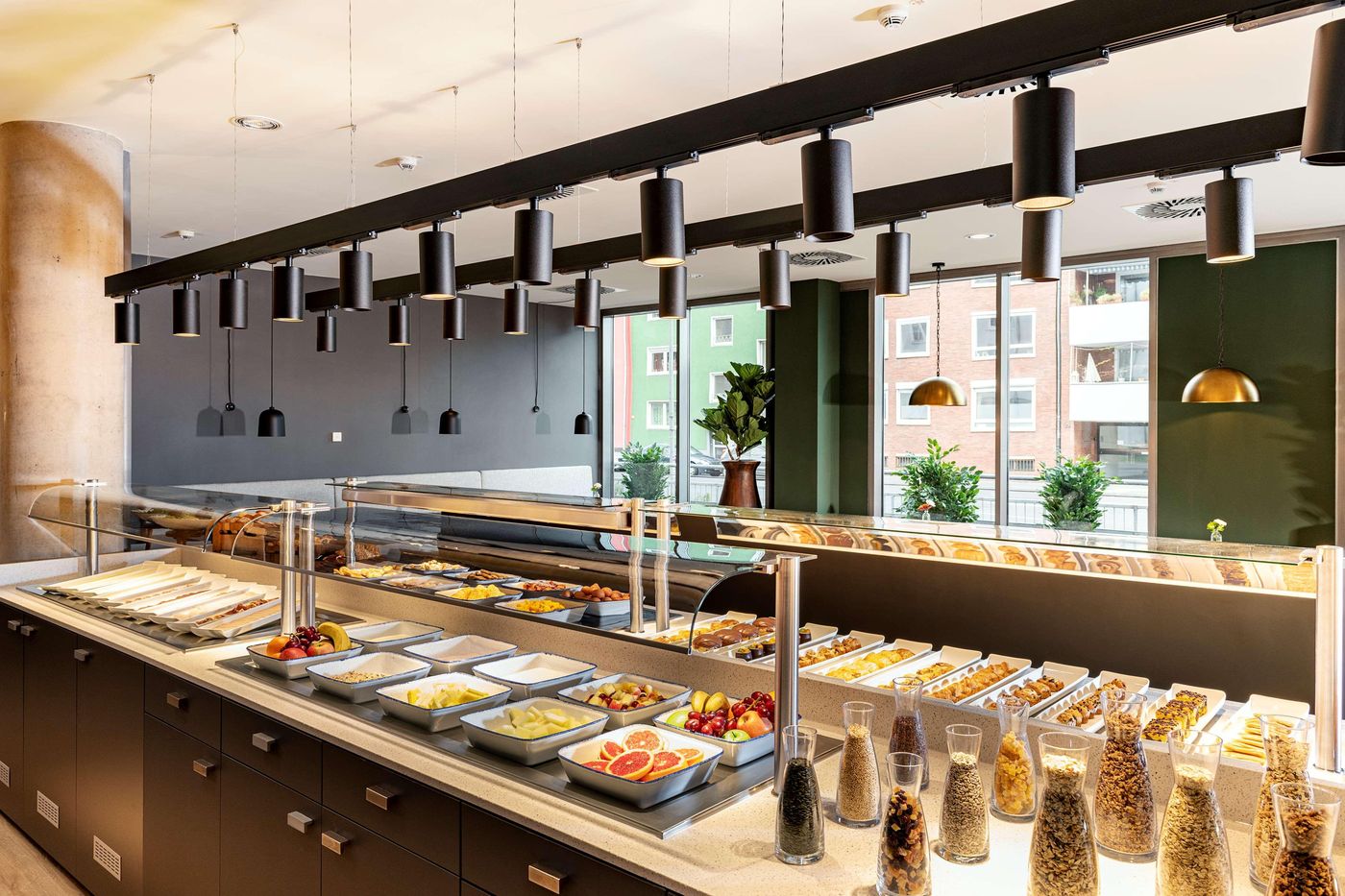 NH-Koln-Altstadt-Restaurant-32