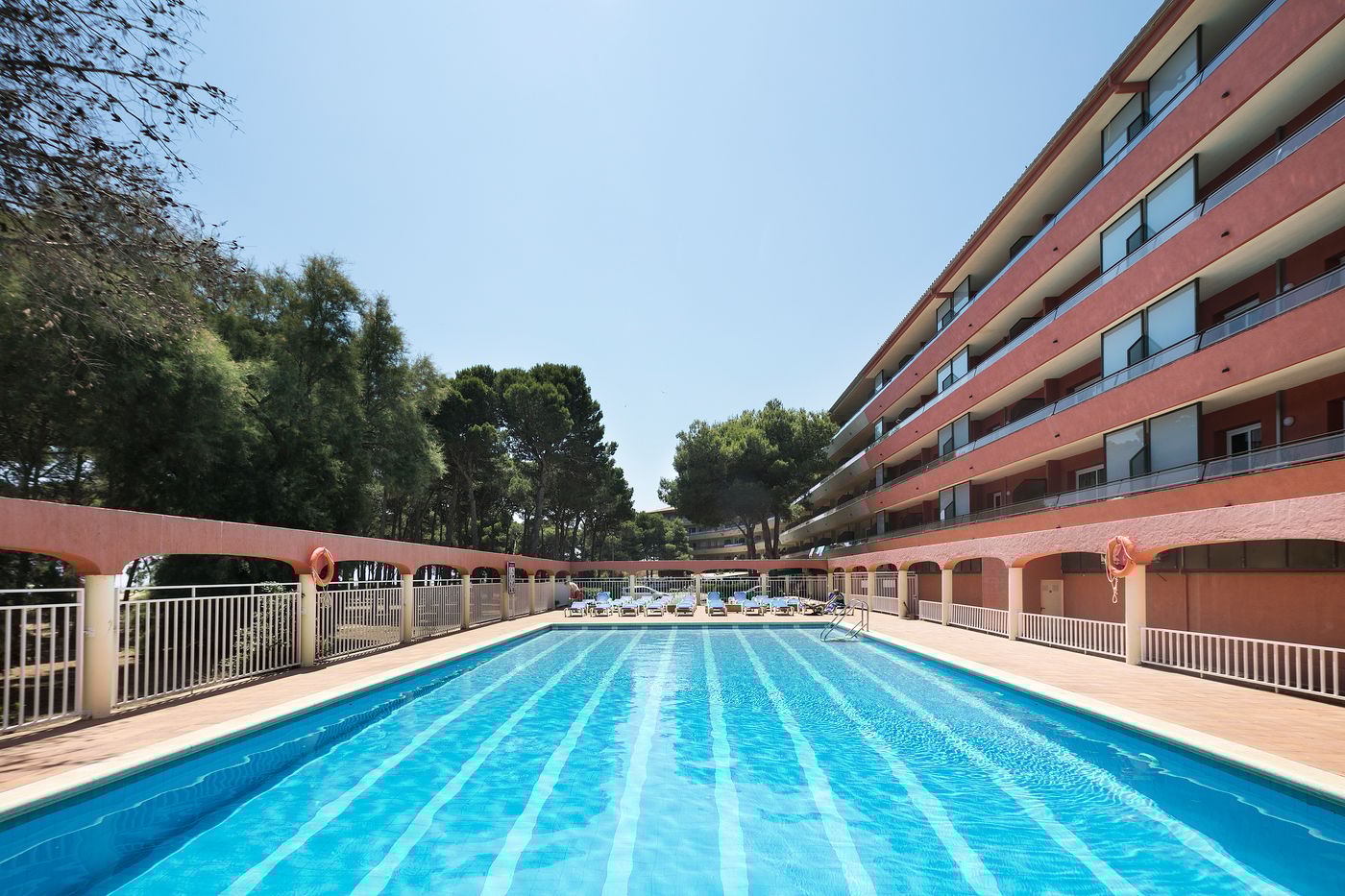 Salles-Beach-Apartments-Pool-3