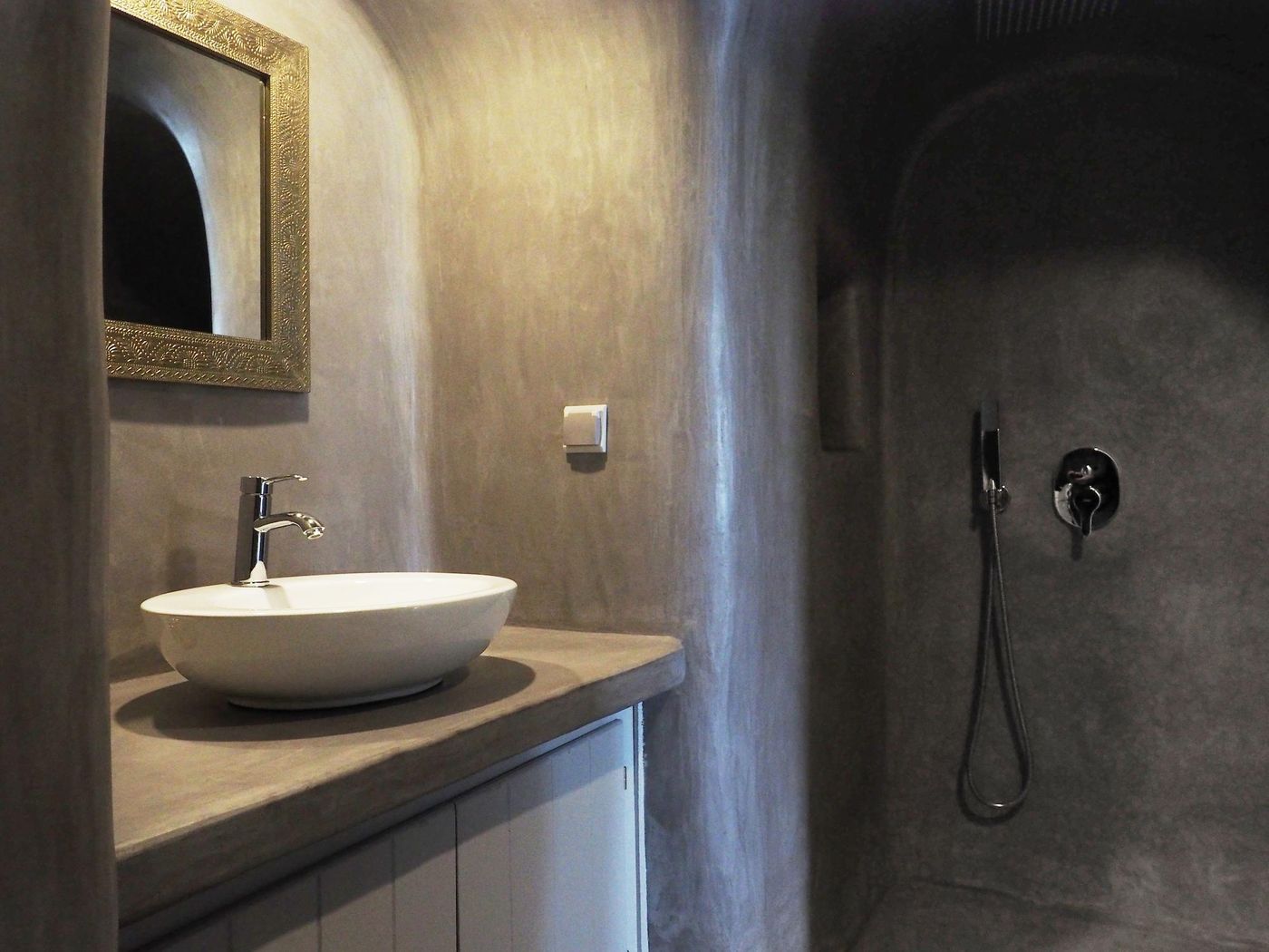 Danae-Suites-Room-33