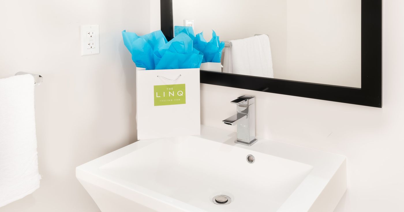 The-LINQ-Hotel-and-Casino---A-Caesars-Rewards-Destination-Room-38