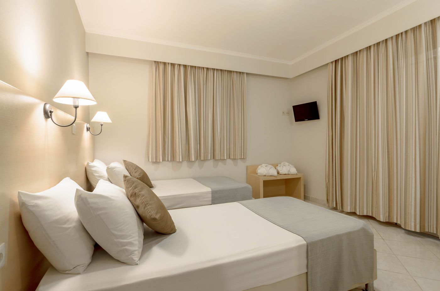 Karras-Hotel-Room-36