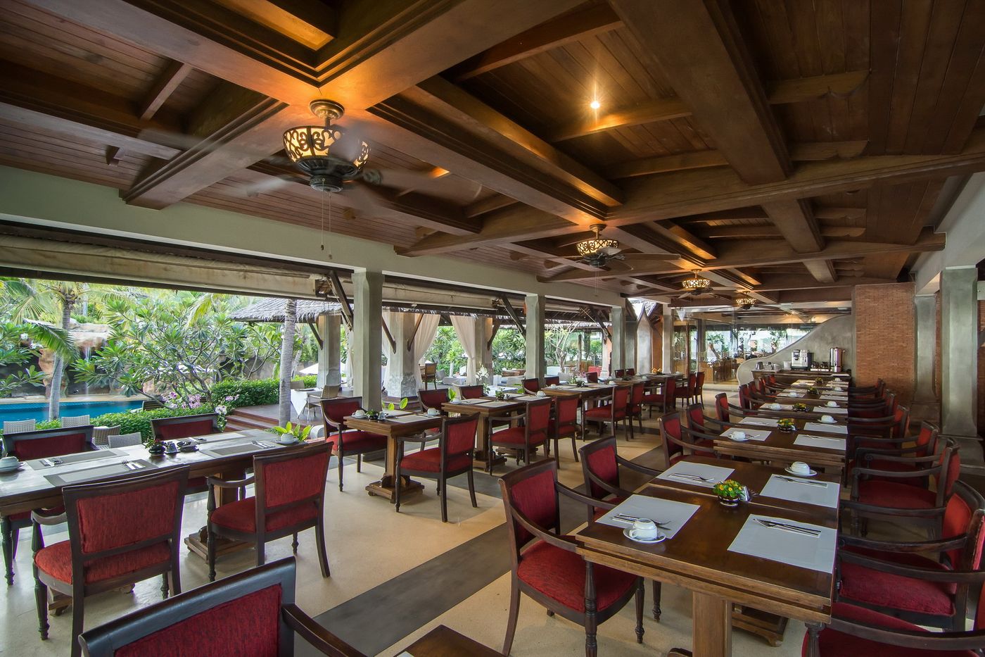 Royal-Muang-Samui-Villas-Restaurant-33
