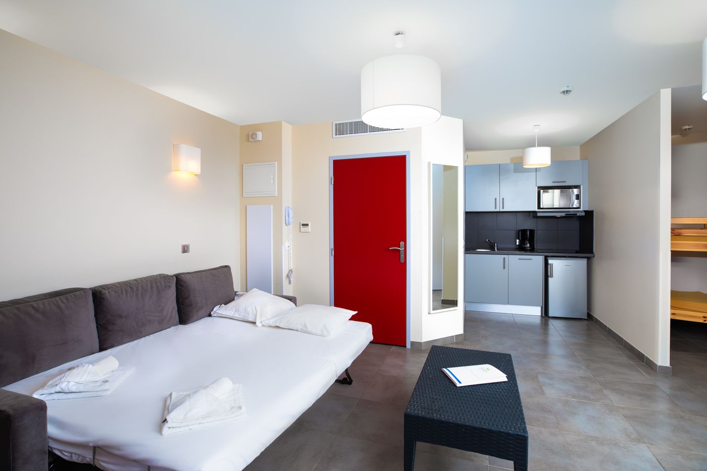 SOWELL-RESIDENCES-Les-Perles-de-Saint-Tropez-Room-16