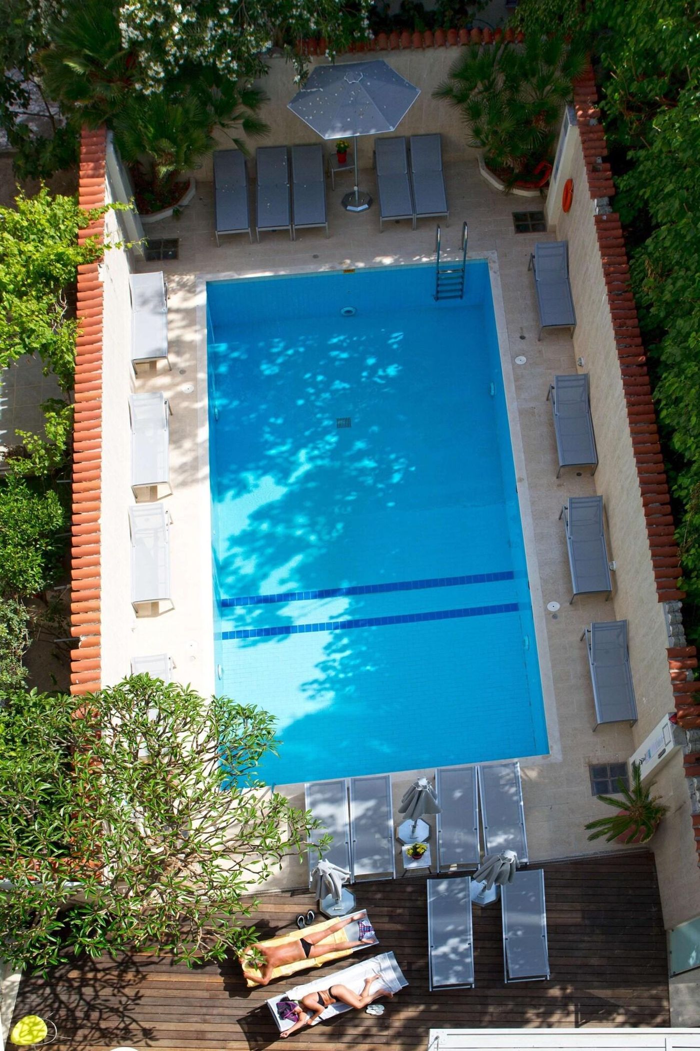 Aquamare-City---Beach-Hotel-Pool-1