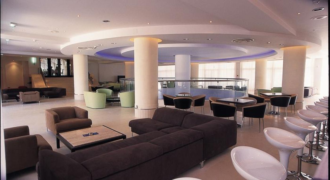 Napa Plaza - Adults Only