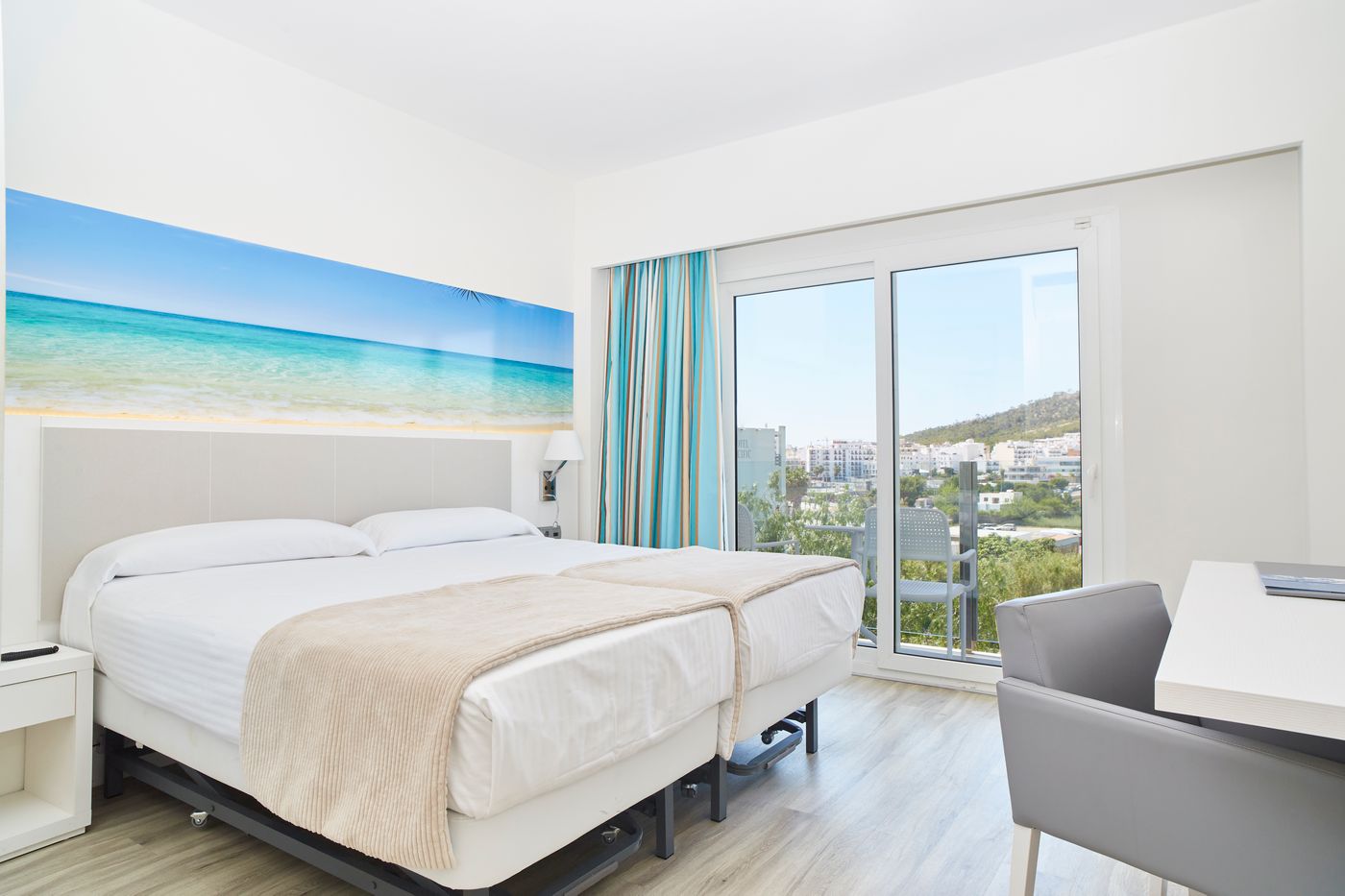 Invisa-Hotel-Es-Pla---Adults-Only-Room-11