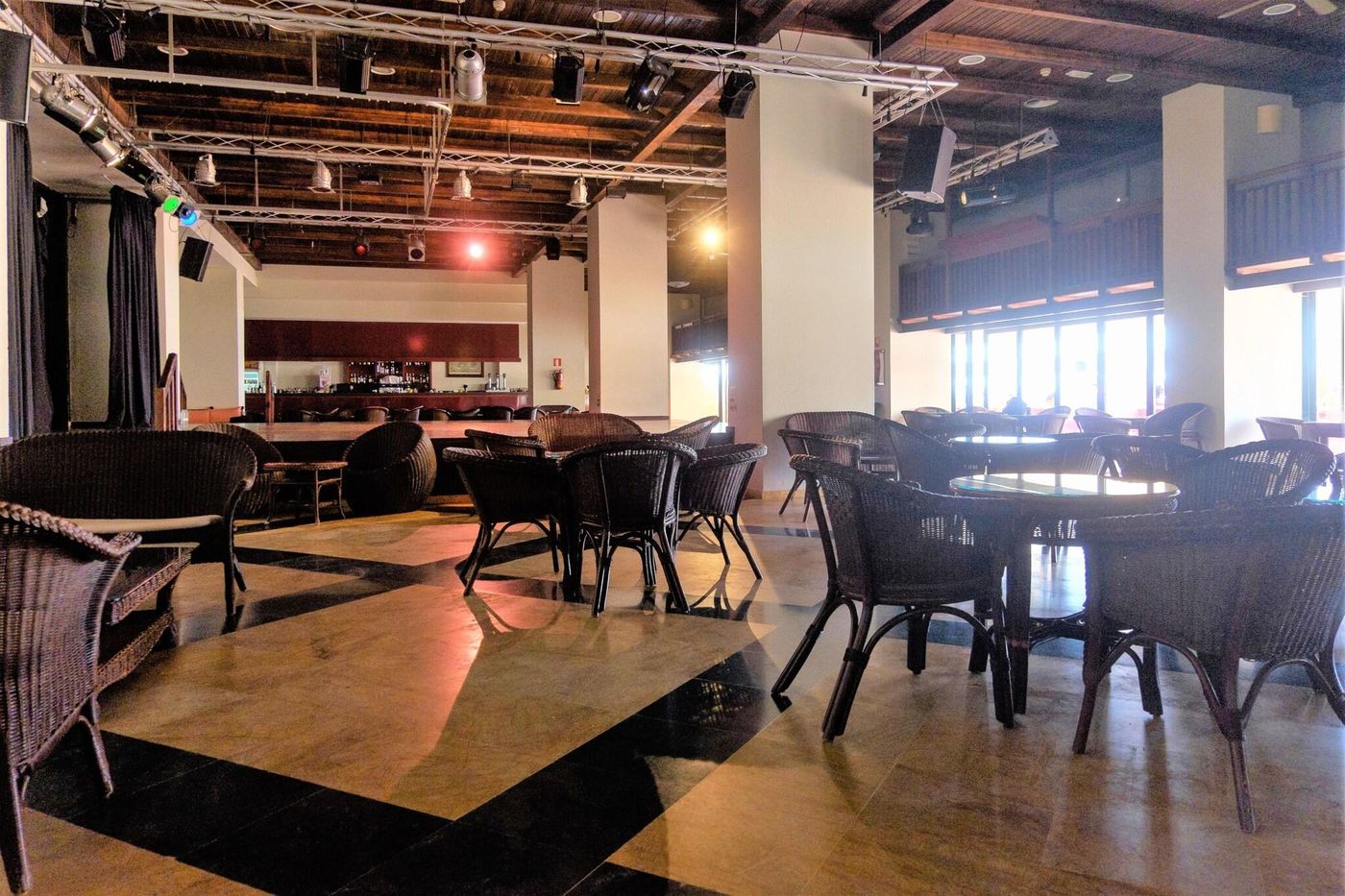 Alegria-Colonial-Mar-Lobby-65