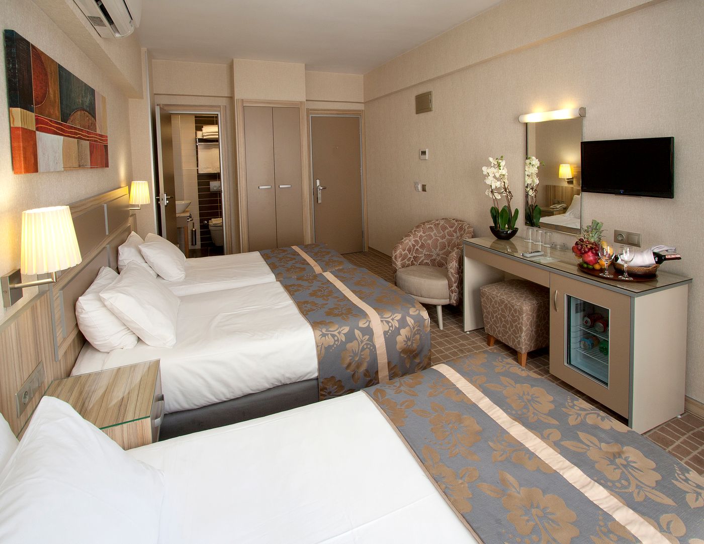 Nanda-Hotel-Room-11