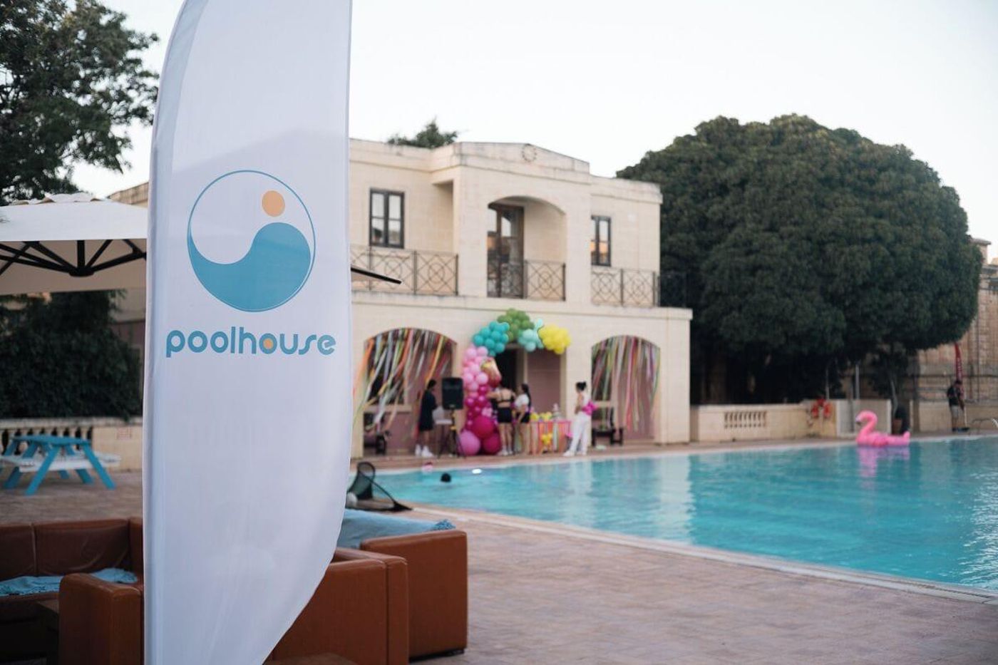 Sprachcaffe-International-Aparthotel-Pembroke-Restaurant-39