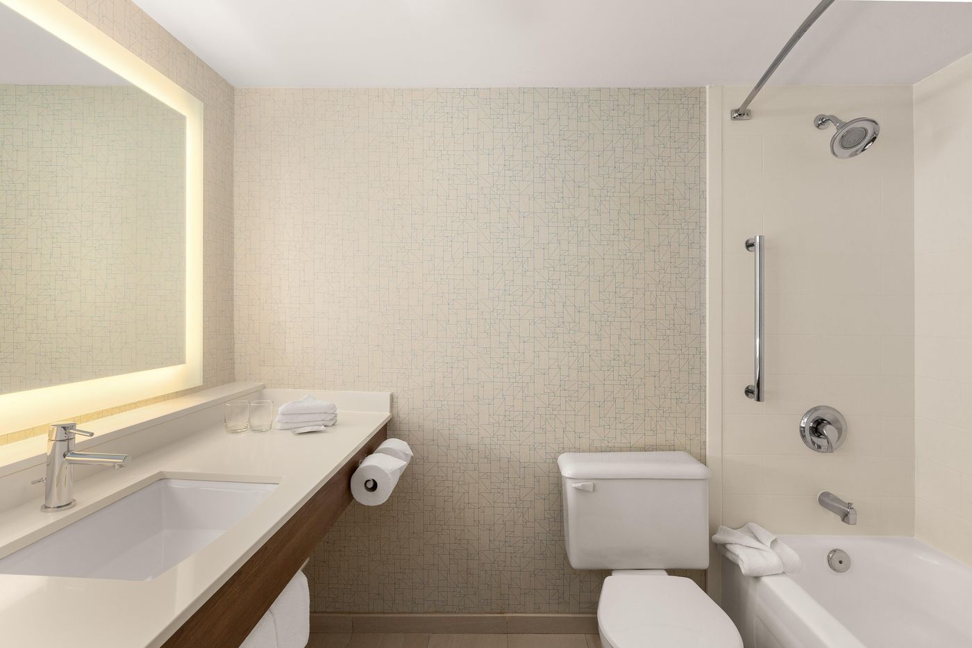 Holiday-Inn-Express-Vancouver-Airport-Richmond-Room-44