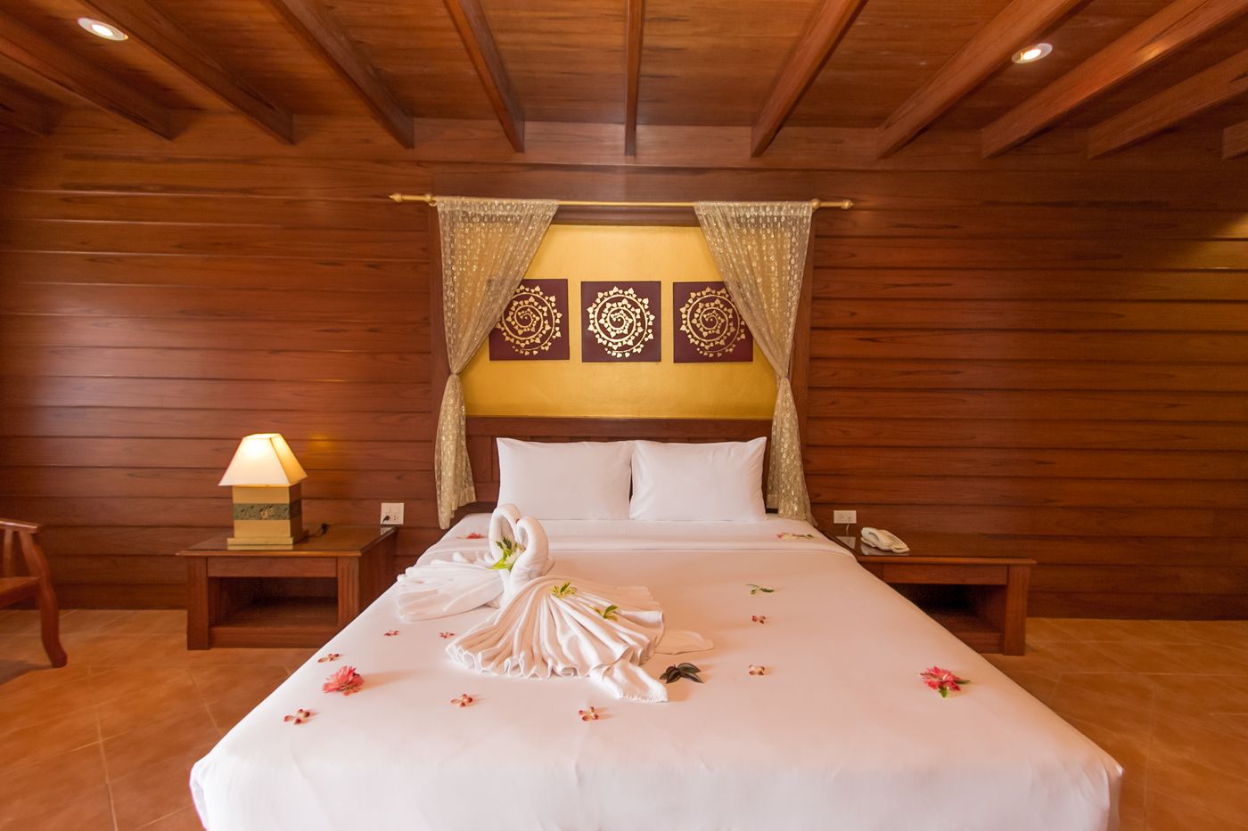 Bel-Aire-Resort-Room-10