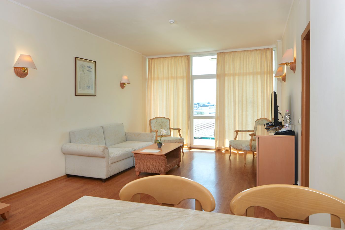 Grand-Hotel-Nirvana---Sunny-Beach-Room-25