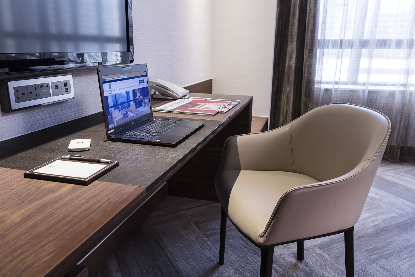 Gloucester-Luk-Kwok-Hong-Kong-Room-7