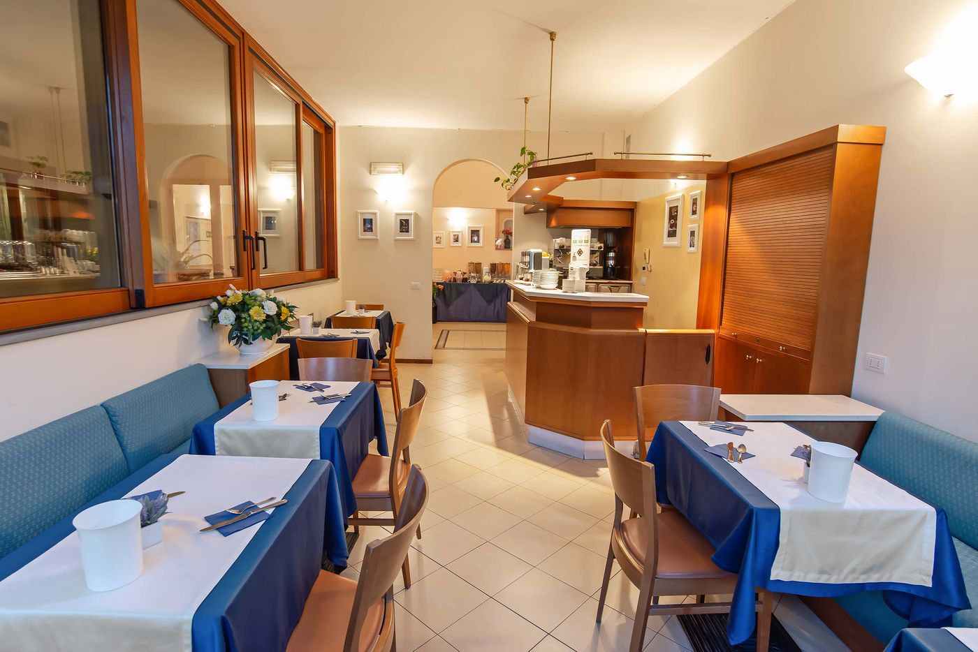 Hotel-Bonifacio-Restaurant-34