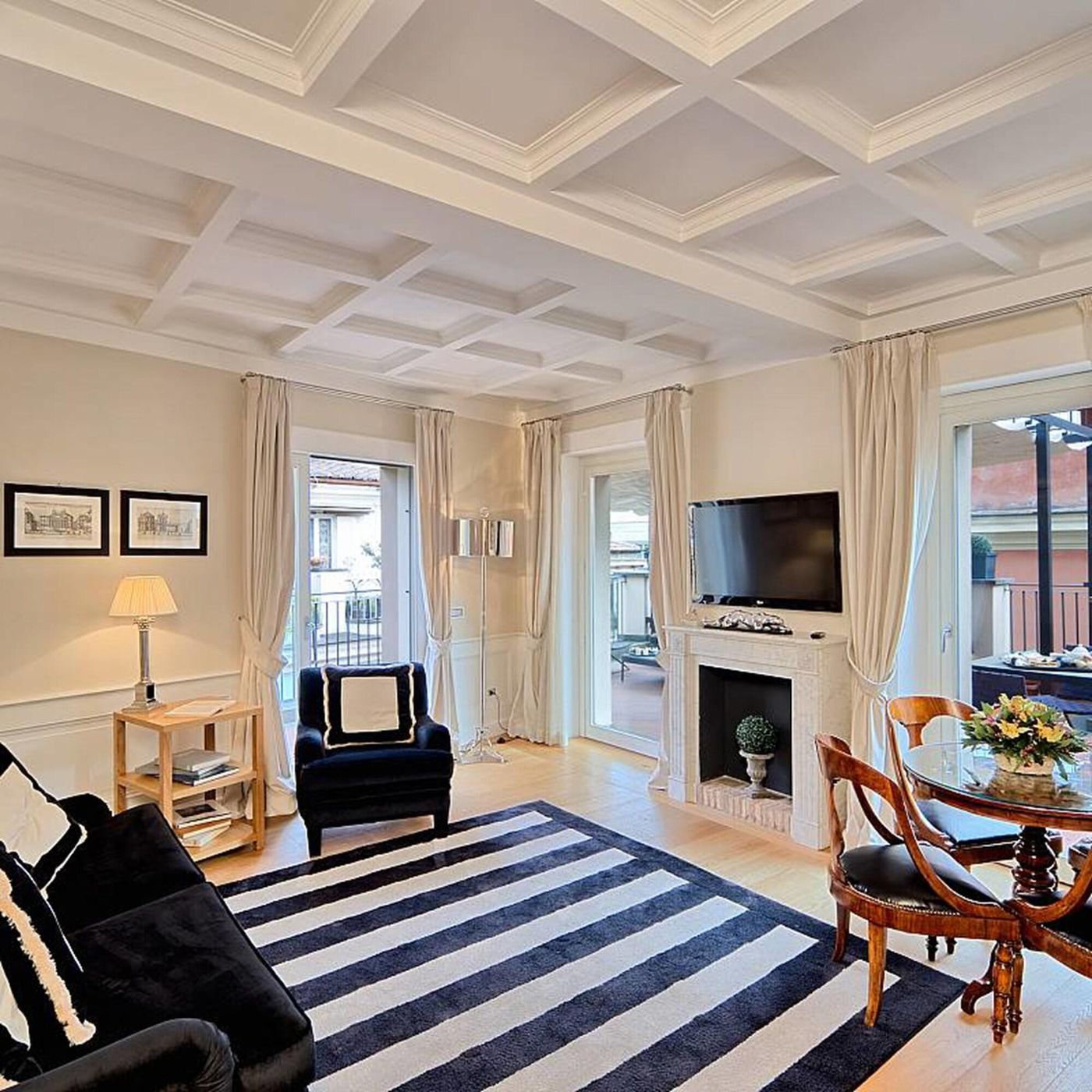 Trevi-Palace-Luxury-Inn-Room-24