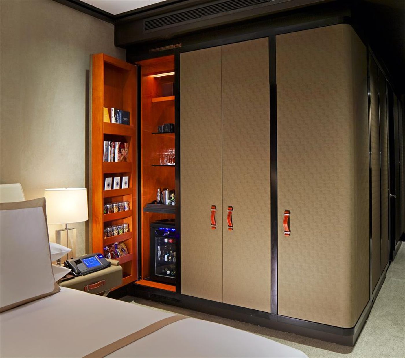 The-Chatwal-in-the-unbound-Collection-Room-48