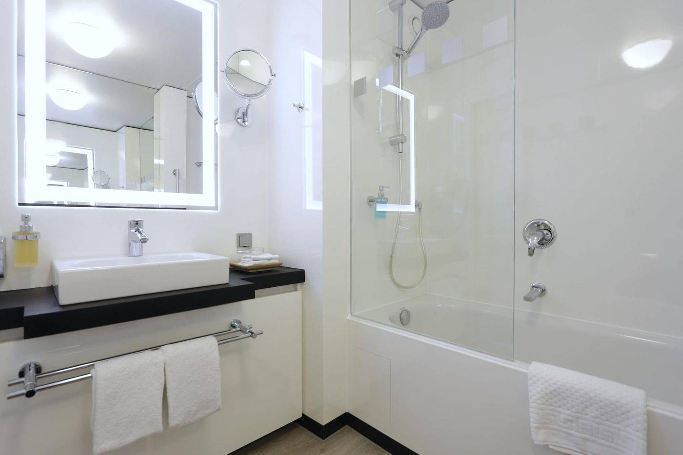 Lindner Düsseldorf Airport, part of JdV by Hyatt - Germany - DÜSSELDORF - Room - 10