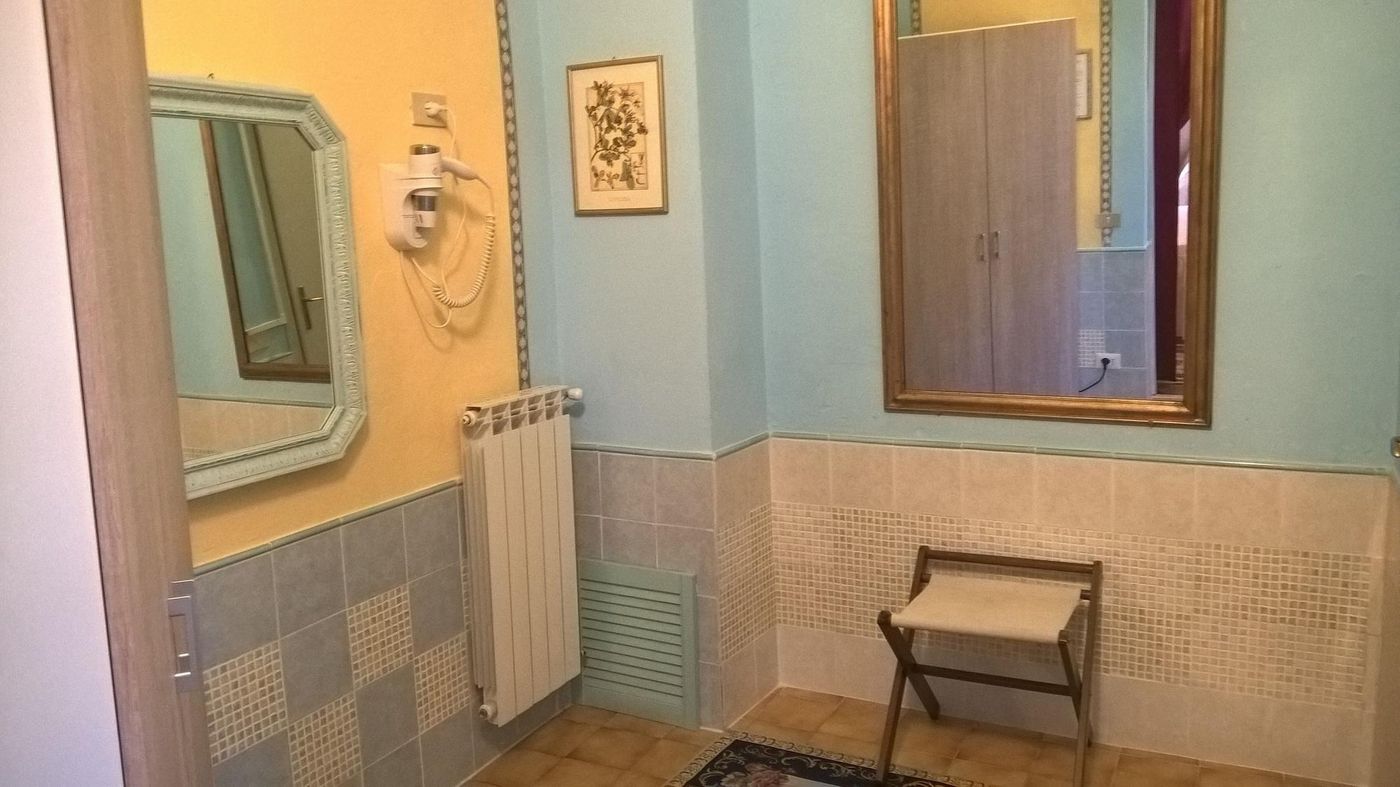 B---B-La-Mimosa-Room-52