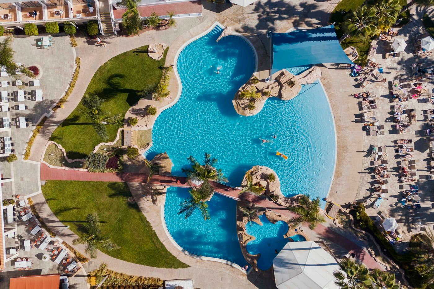 Leonardo-Cypria-Bay-Lobby-12