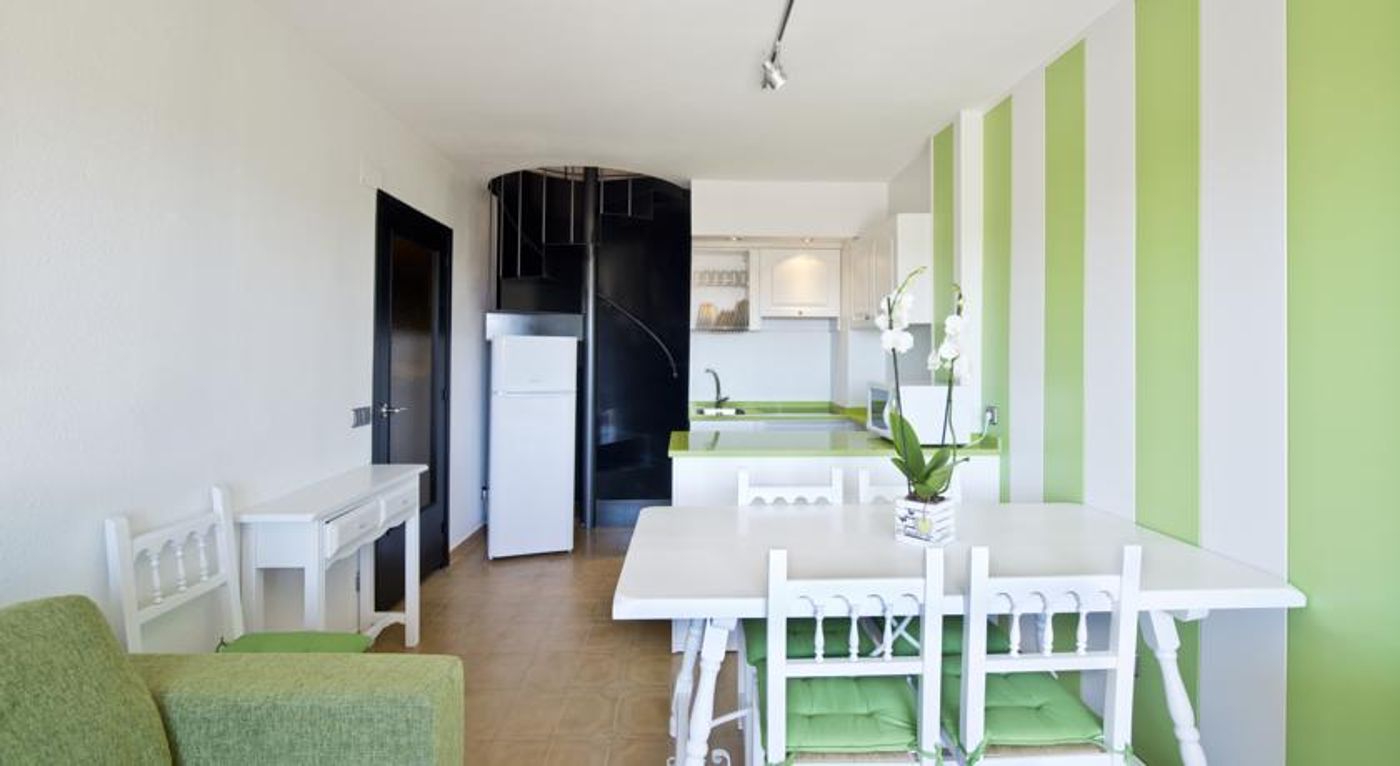 Apartamentos Salles Beach