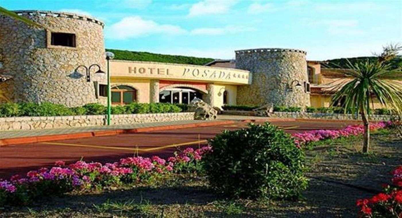 Club-Esse-Posada-Beach-Resort-Lobby-4