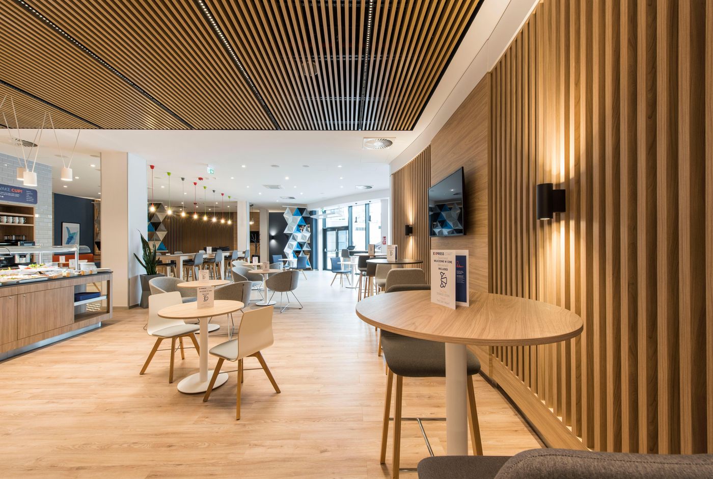 Holiday-Inn-Express-Warsaw---Mokotow-Restaurant-15
