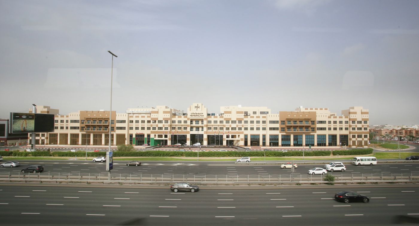 Metropolitan-Hotel-on-Sheikh-Zayed-Road-Dubai-General-view-25