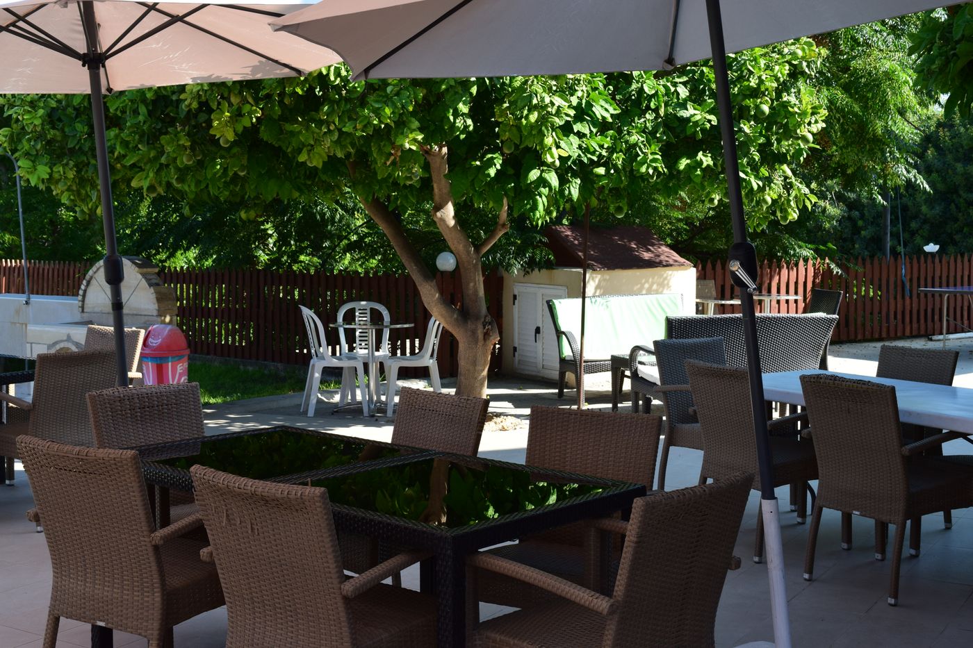 Anna-Hotel-Apartments-Restaurant-16