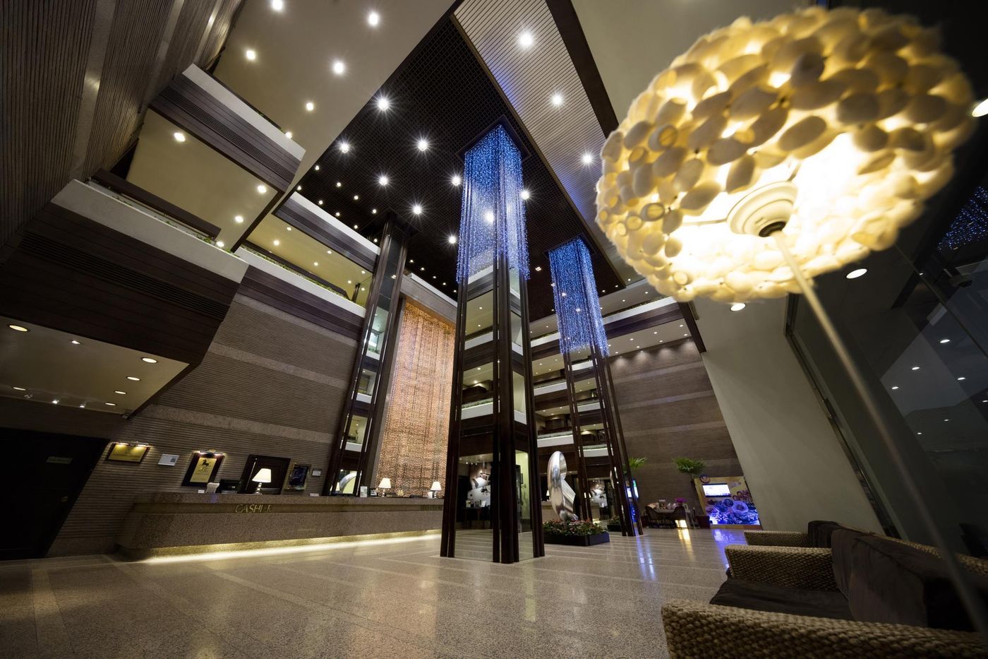 Regal-Riverside-Lobby-6