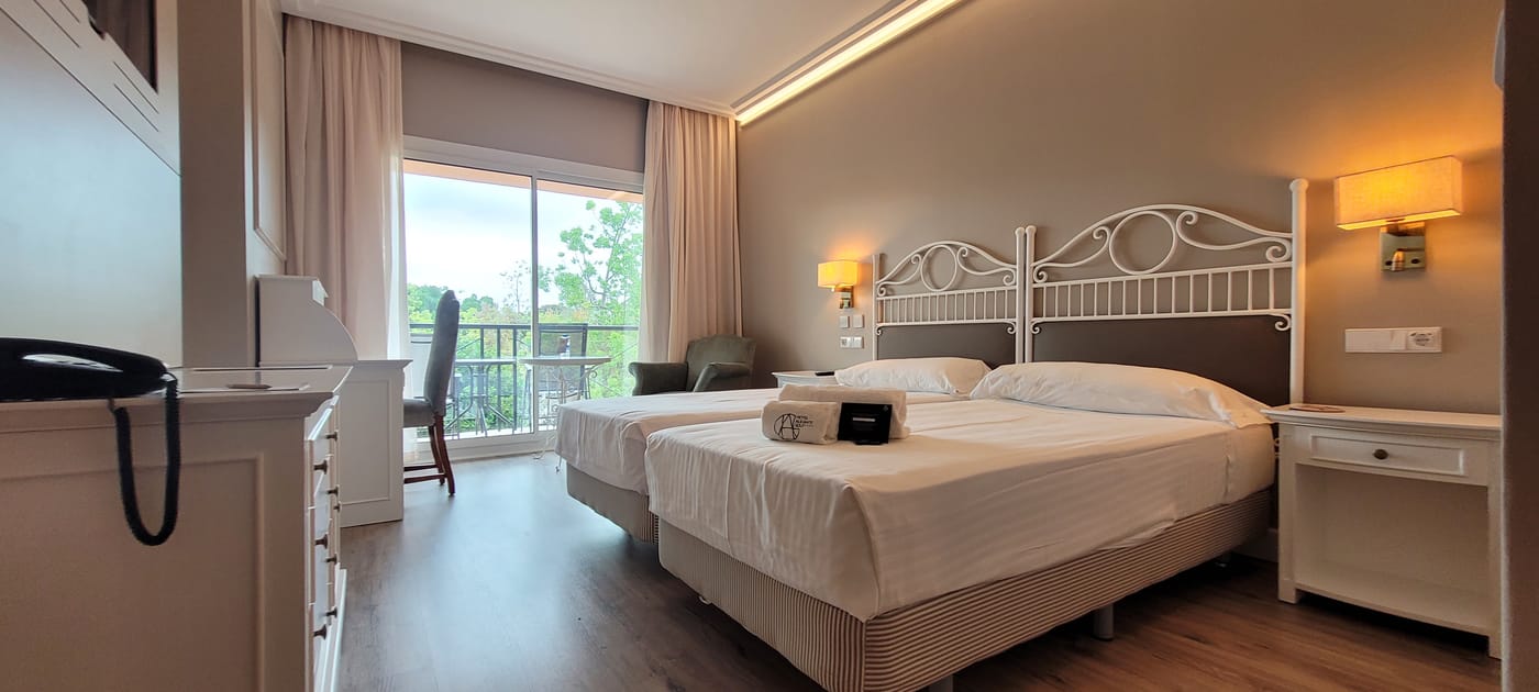 Husa-Alicante-Golf-Room-37