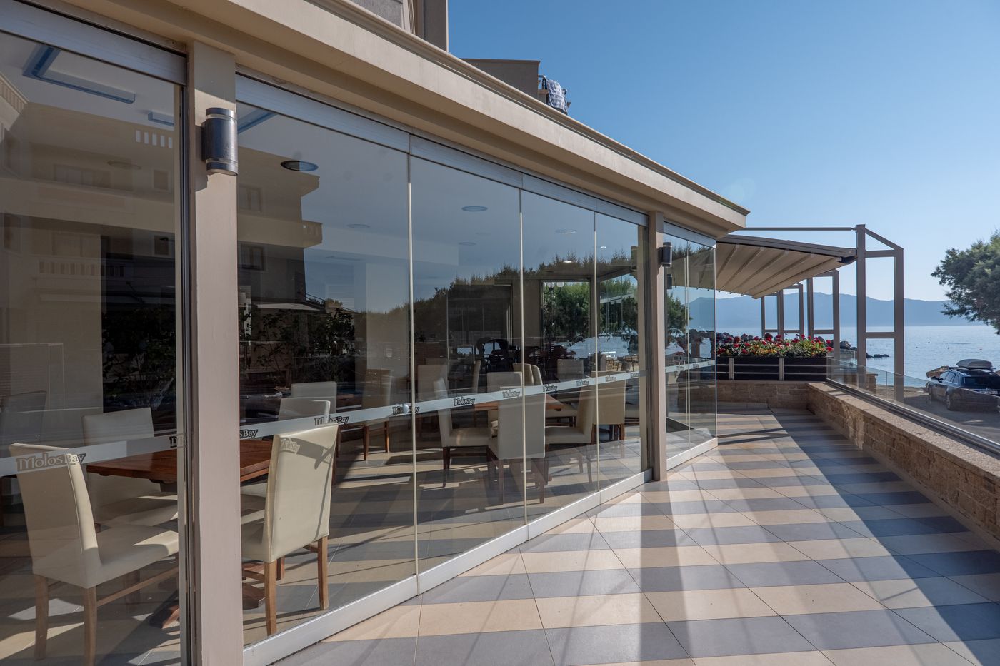 Molos-Bay-Restaurant-14