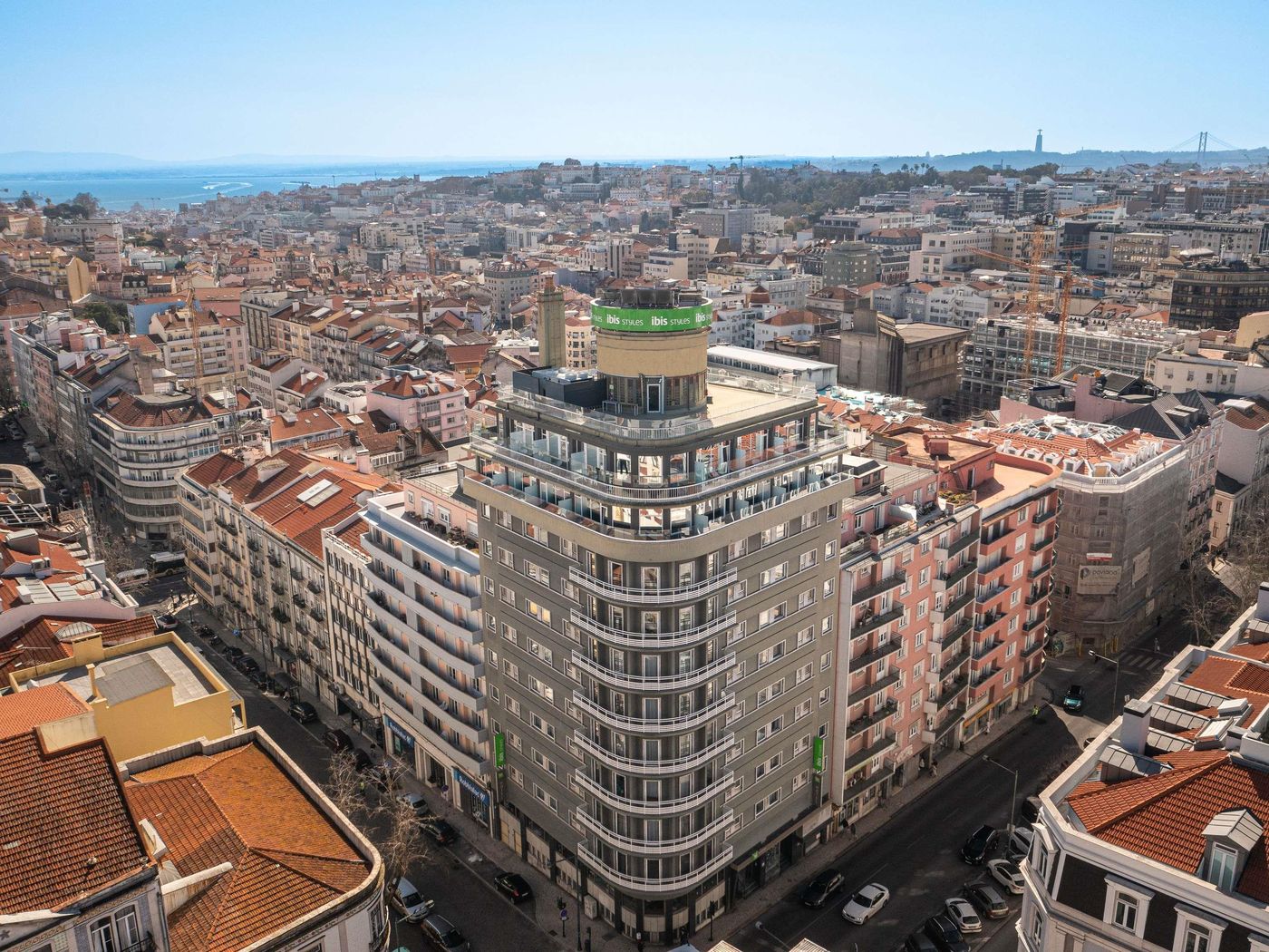 ibis-Styles-Lisboa-Centro-Liberdade-NE-Sports-and-Entertainment-72