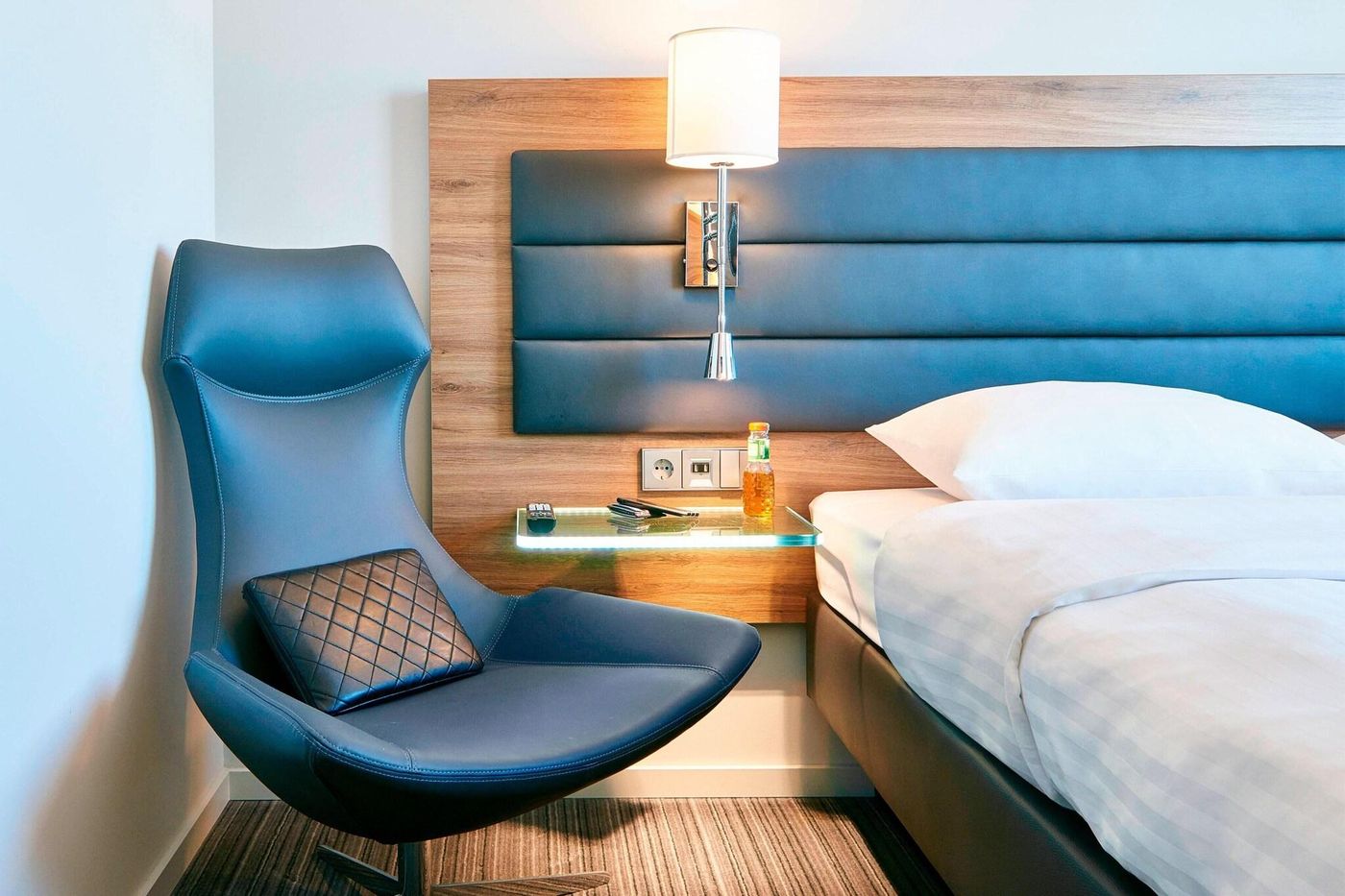 Moxy-Berlin-Ostbahnhof-Room-9